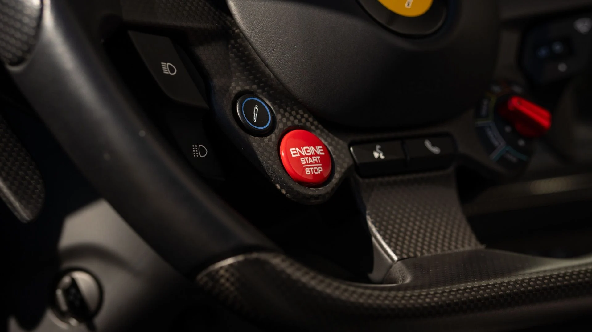 mph029_2889127849_Used_2021_Ferrari_F8_Spider_1753198220_8239b58fa3