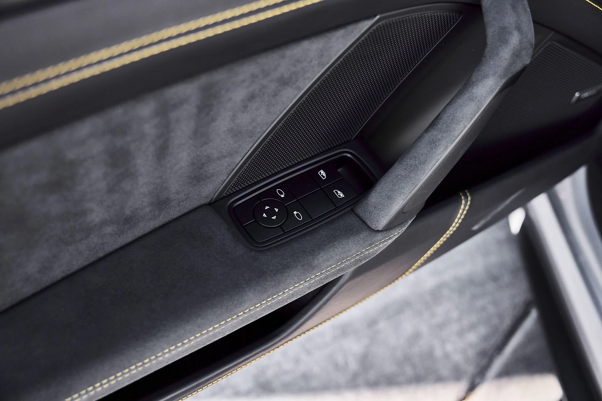 mph029_2894976169_Used_2023_Porsche_911_GT_3_1776823174_3048886715