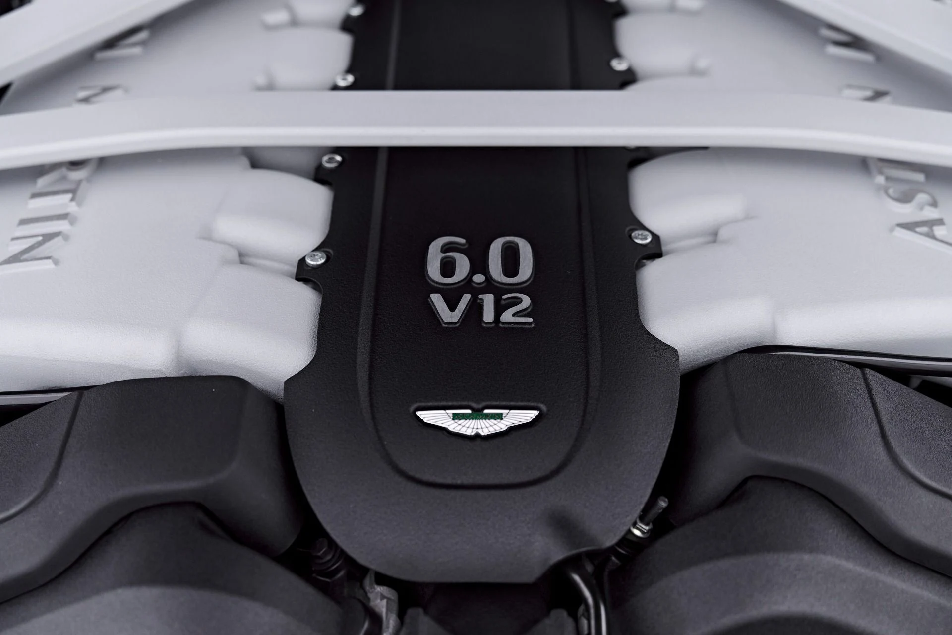 mph029_2899134195_Used_2014_Aston_Martin_DB_9_Base_1780969042_c2ec1e3dd4