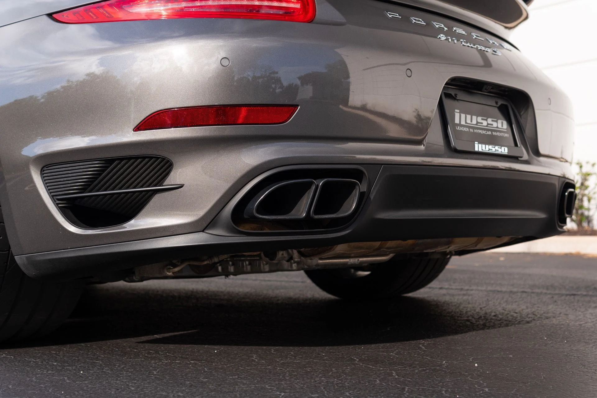 mph029_2904877969_Used_2014_Porsche_911_Turbo_S_1777344663_3df1878929