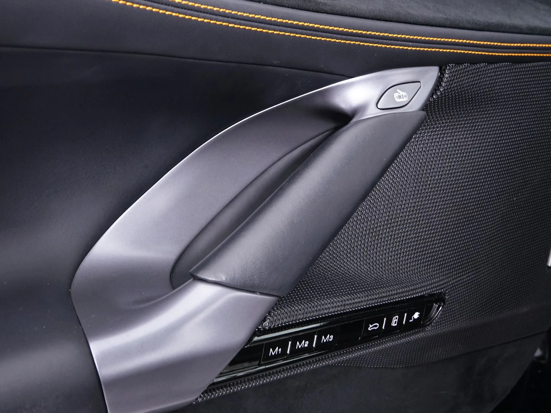 mph029_2911801054_4ef5704b1d94a657847f8e160feb4788x_dc644da776