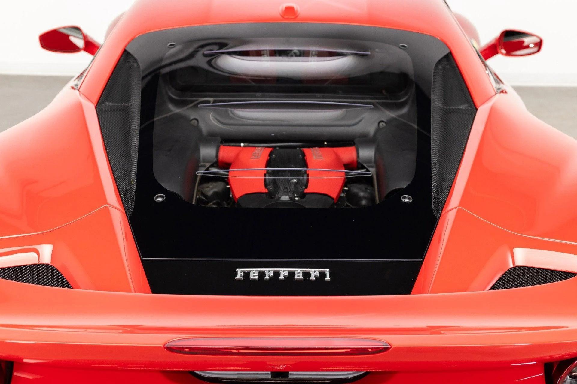 mph029_2913079379_Used_2020_Ferrari_F8_Tributo_1777367291_feca0575e4