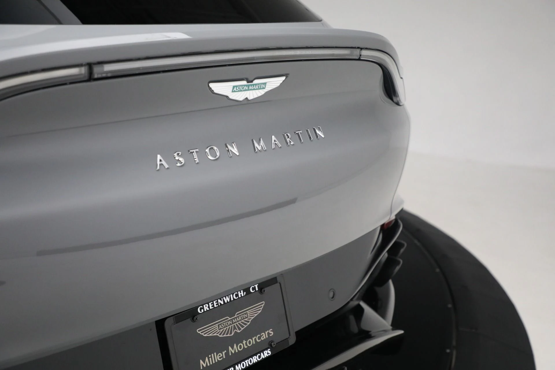 mph029_2933883027_Used_2025_Aston_Martin_DBX_707_707_8276d949f6