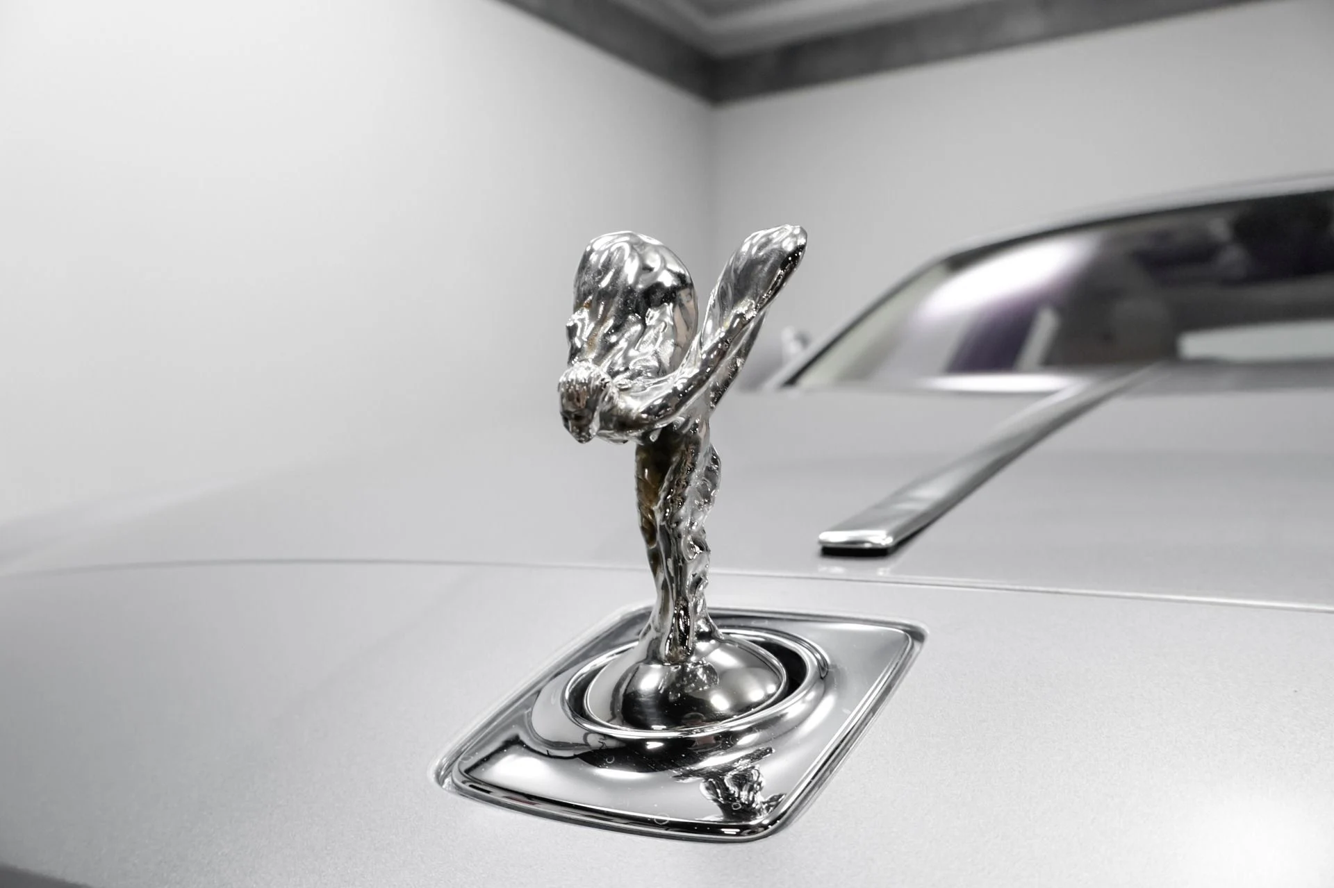 mph029_2936760549_Used_2010_Rolls_Royce_Ghost_1762979207_93bc36e973