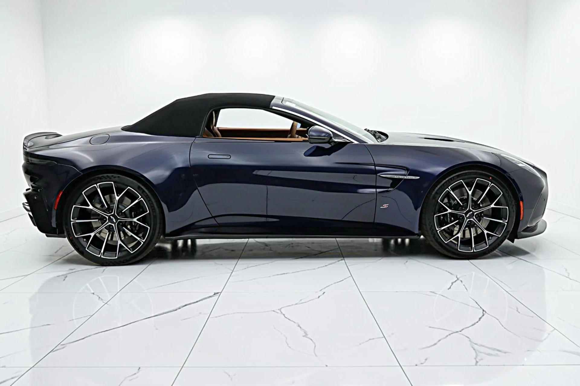 mph029_2944673853_New_2026_Aston_Martin_Vantage_S_Roadster_0cdaea1078
