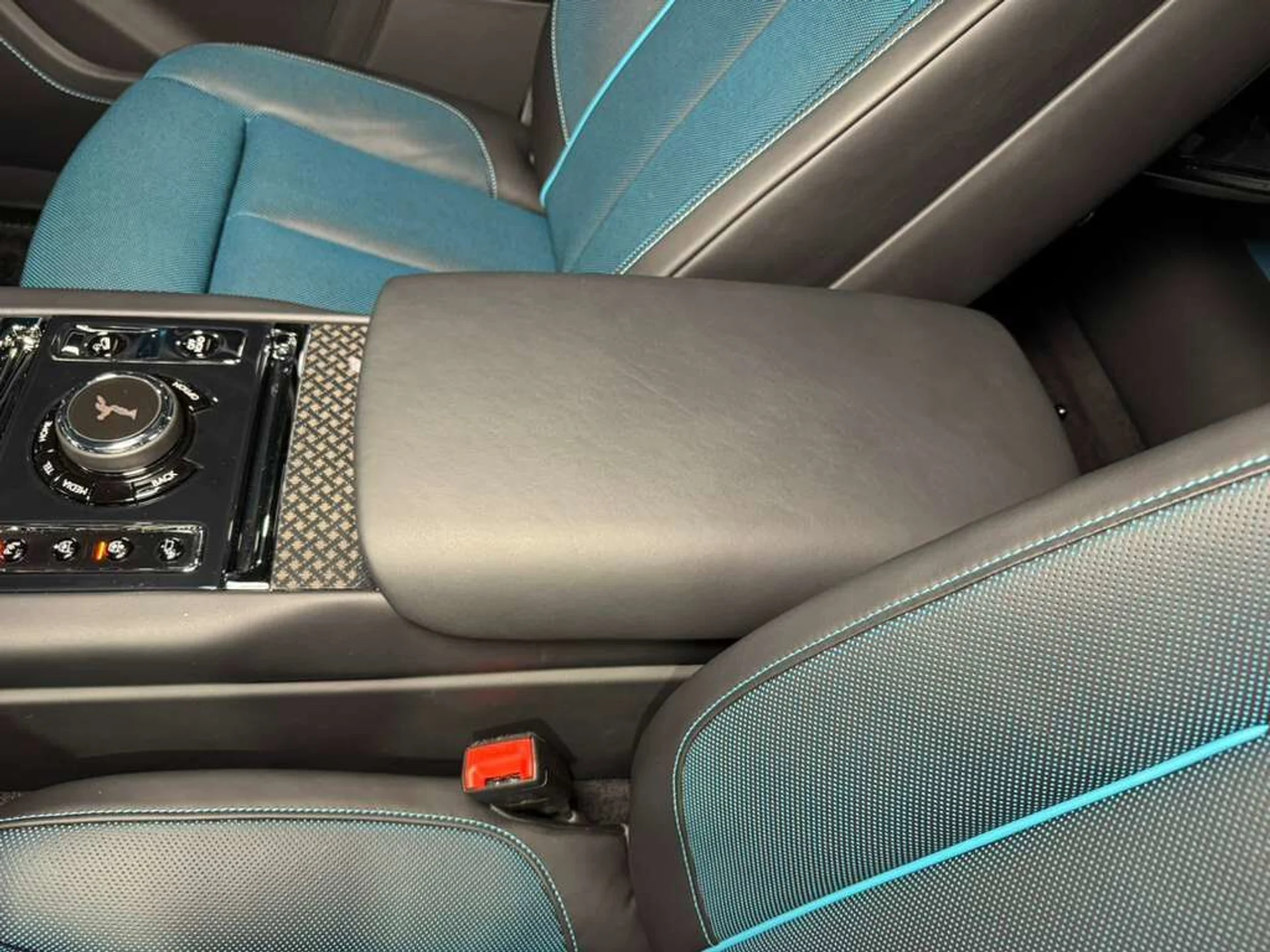 mph029_2950180178_4c91db59dec4ca5a5f95ff526f801977_6ecbcd53c5