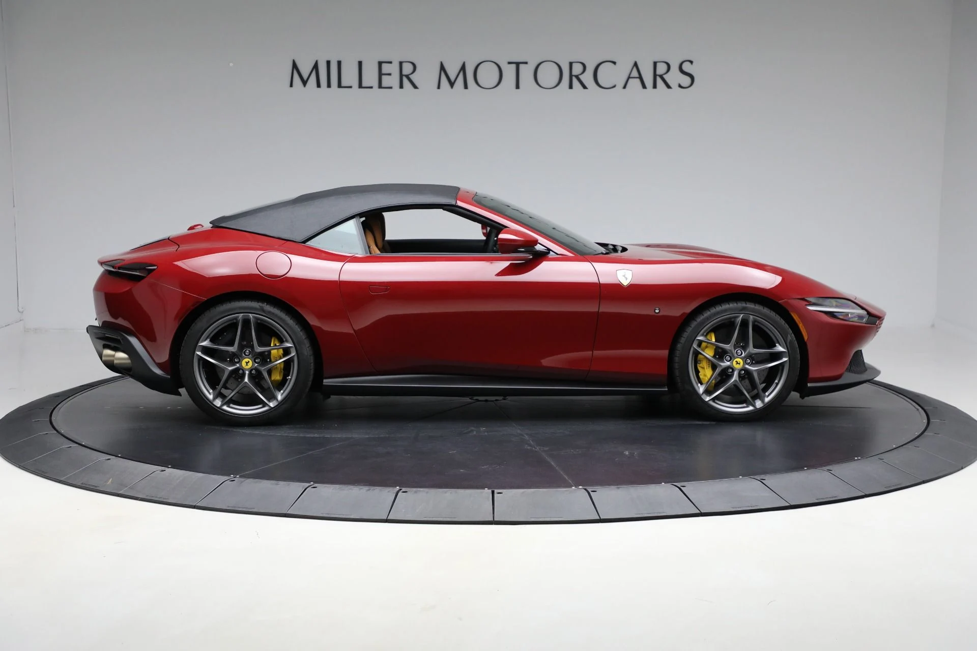 mph029_2957802160_Used_2024_Ferrari_Roma_Spider_9f80ea3a7d