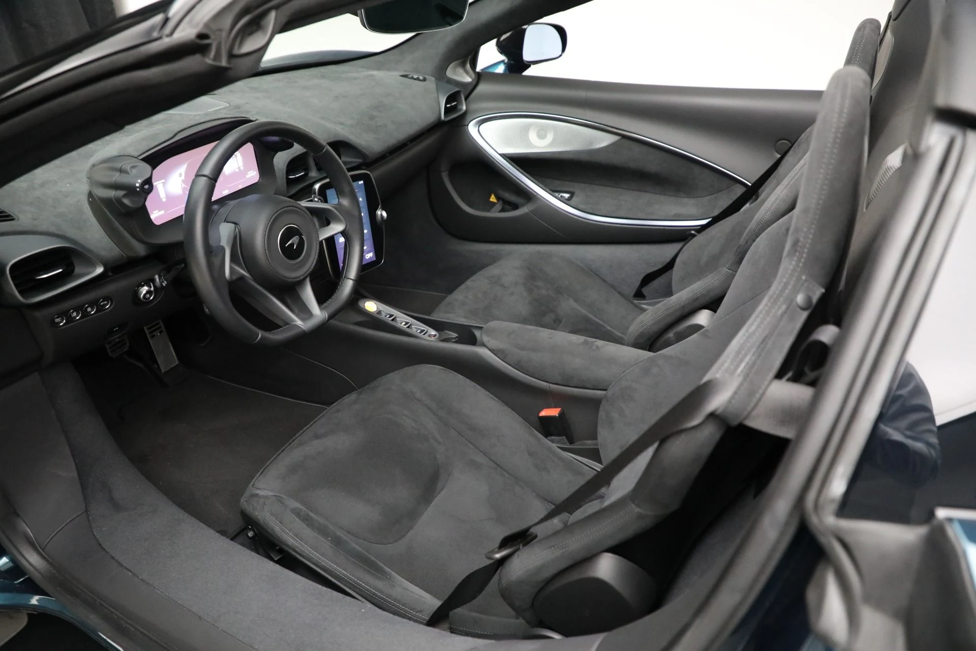 mph029_2959749176_Used_2025_Mc_Laren_Artura_Spider_a457432273