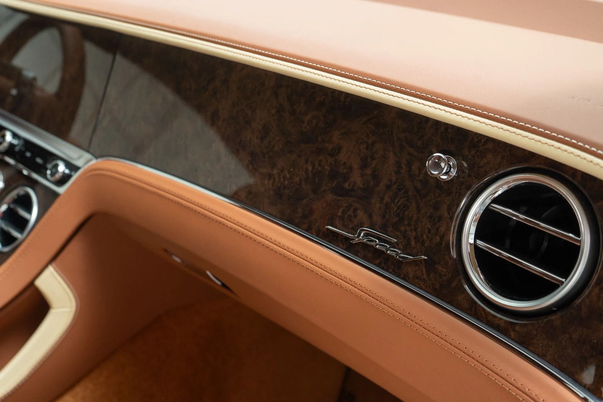 mph029_2960961426_Used_2022_Bentley_Continental_GT_Speed_W12_Power_Rotating_Display_Blackline_Specification_1771438212_d9b40a1ff4