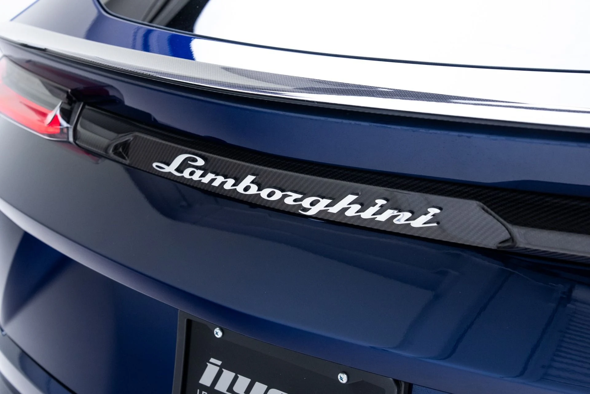 mph029_2962077613_Used_2022_Lamborghini_Urus_1775598124_13d4a55144