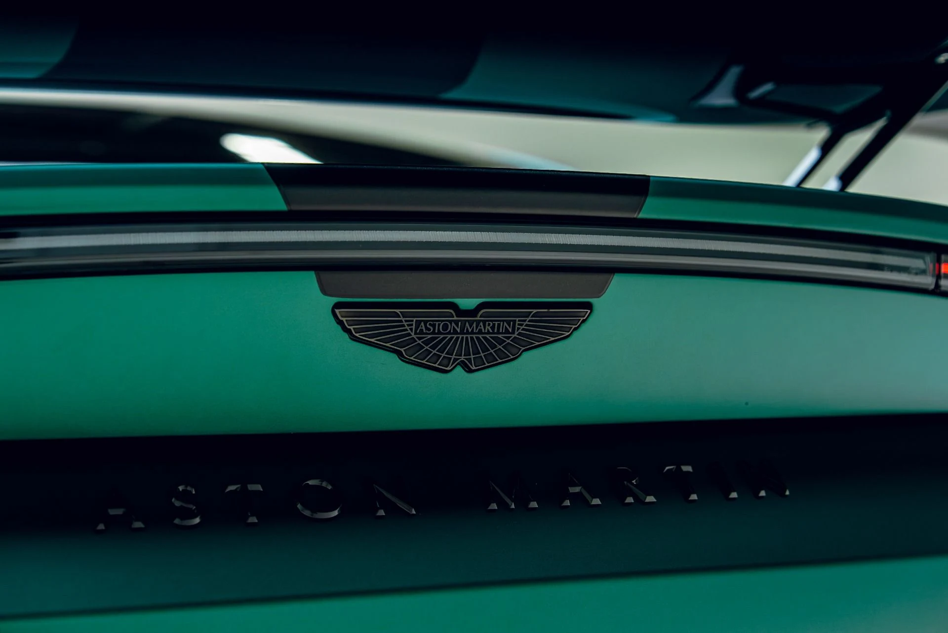 mph029_2966079518_Used_2023_Aston_Martin_Vantage_F1_Edition_1783661185_68716b3982