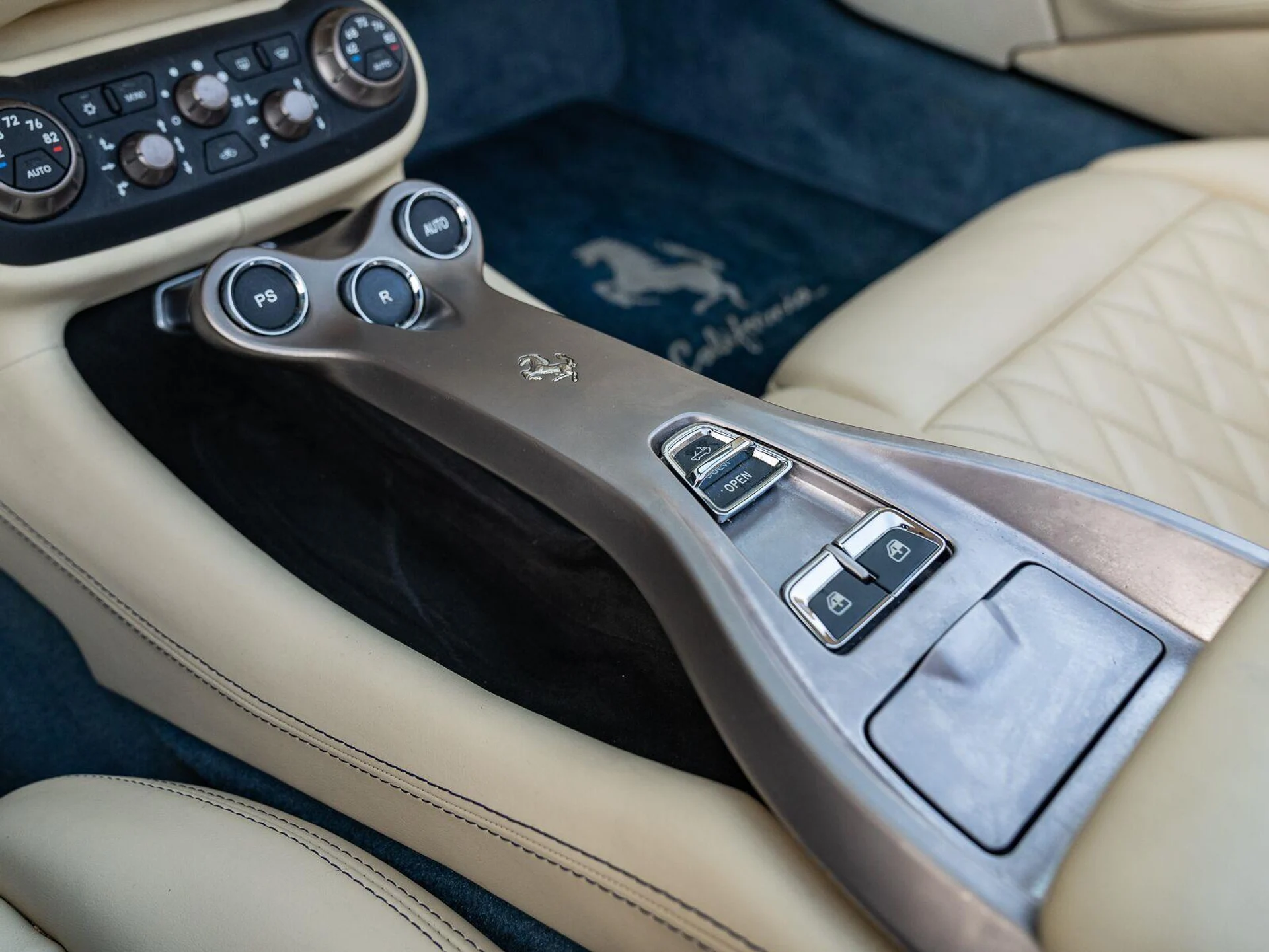 mph029_2970173799_Used_2010_Ferrari_California_1793131314_35cb7b305d