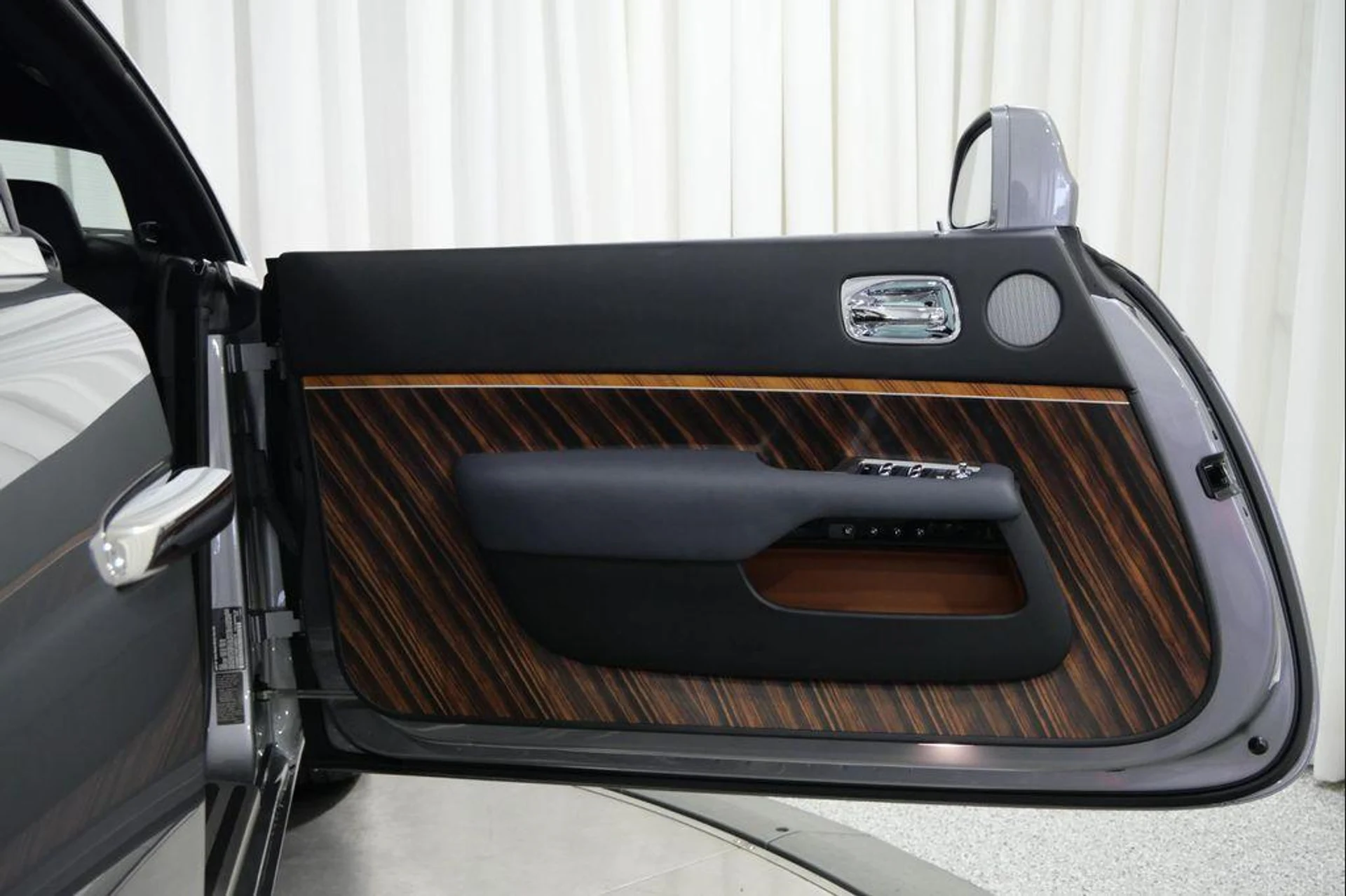 mph029_2975716903_b_vk_EV_0_Kqn_EC_Xtze_VD_Hs2dg7cqo_b55e81ff0e