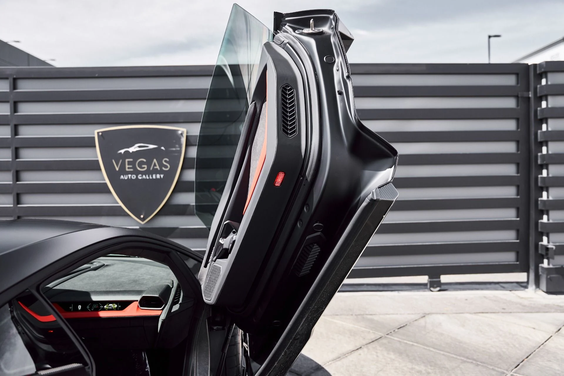 mph029_2991918007_Used_2025_Lamborghini_Revuelto_Base_1774300534_ccdaaad3a9