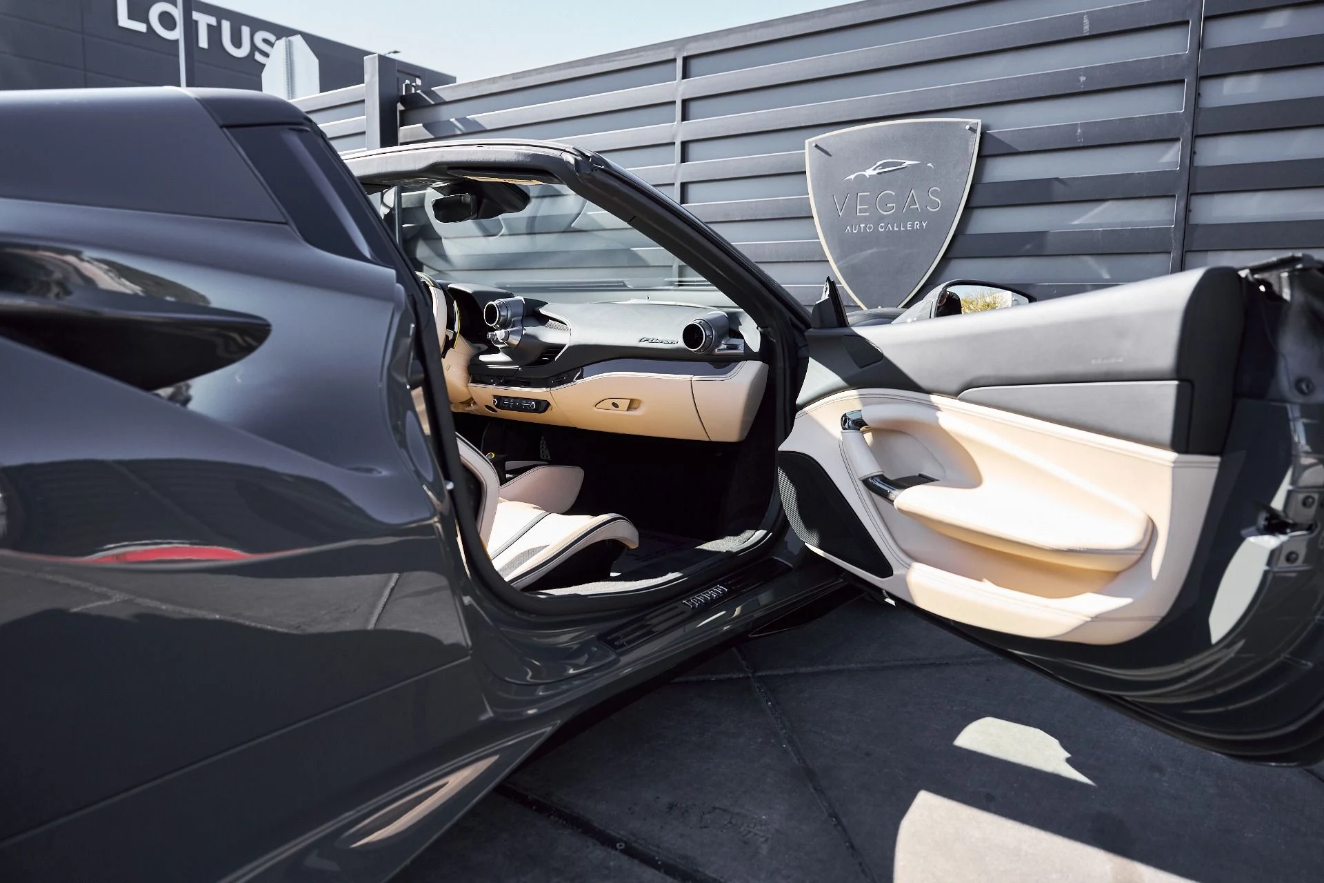 mph029_3010897417_Used_2022_Ferrari_F8_Spider_Base_1768868410_505deb831e