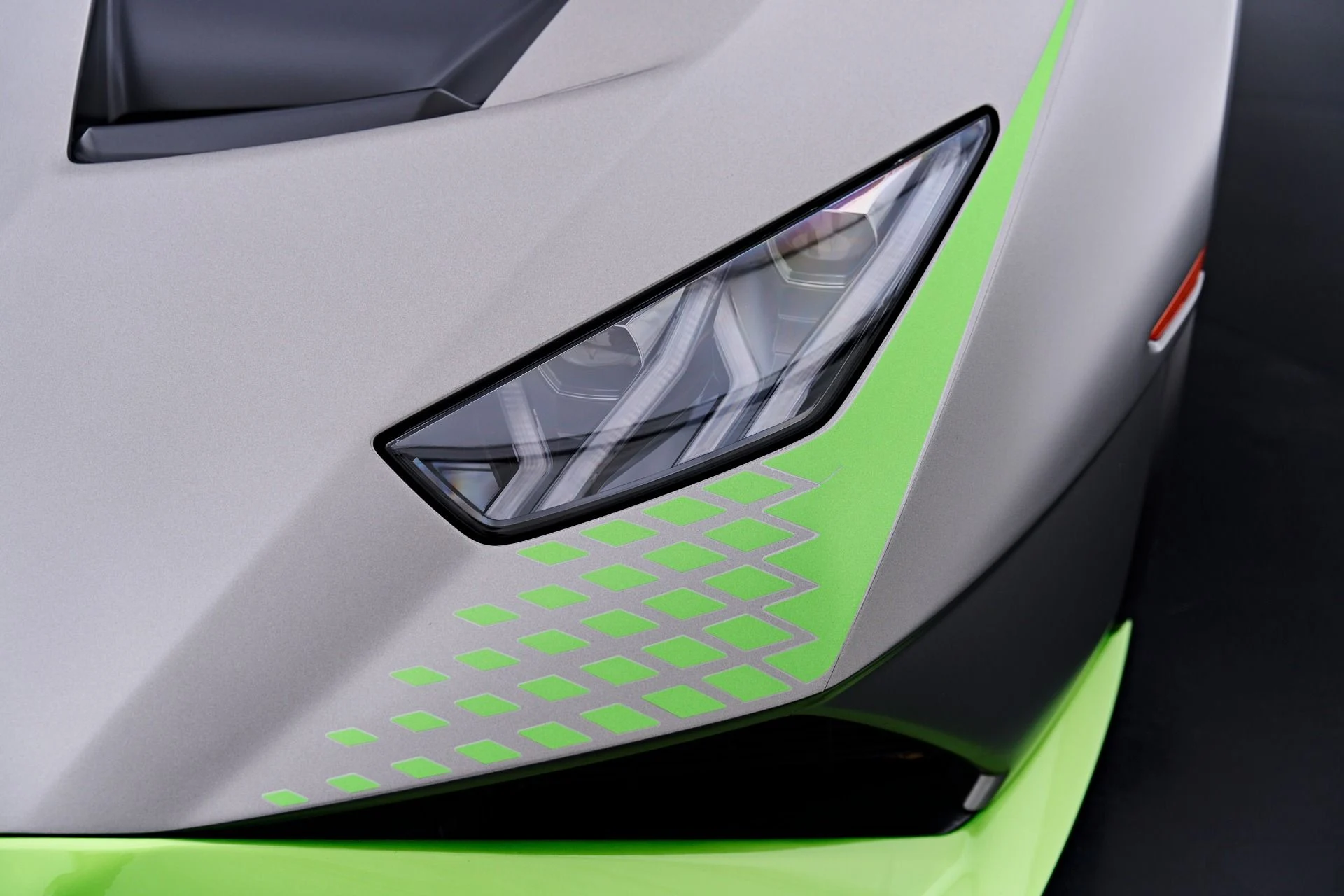 mph029_3011165570_Used_2023_Lamborghini_Huracan_STO_Base_1784576258_690b6ada05