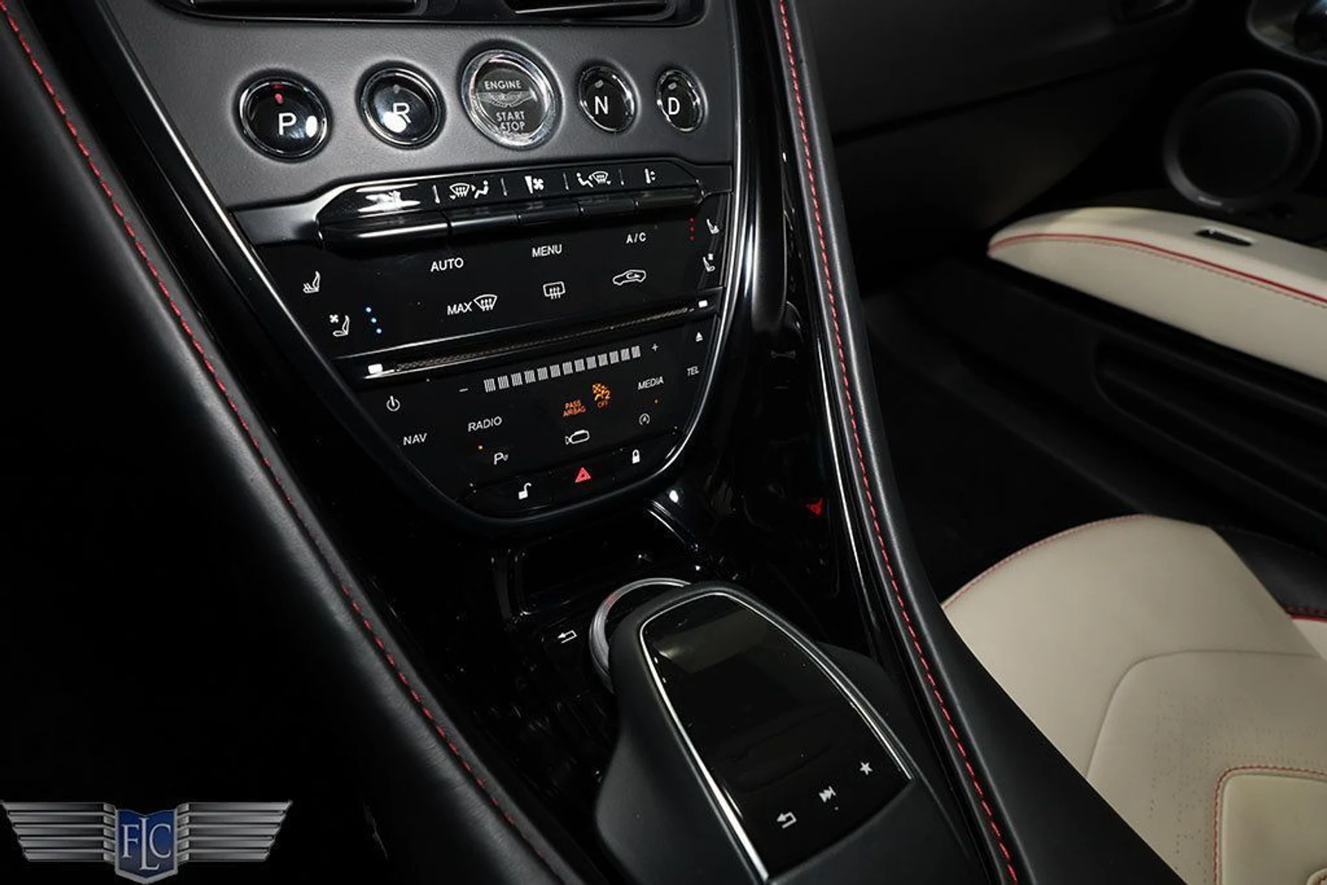 mph029_3017018175_used_2022_aston_martin_dbs_superleggeracoupe_9689_22952406_30_1024_c93075bd1f