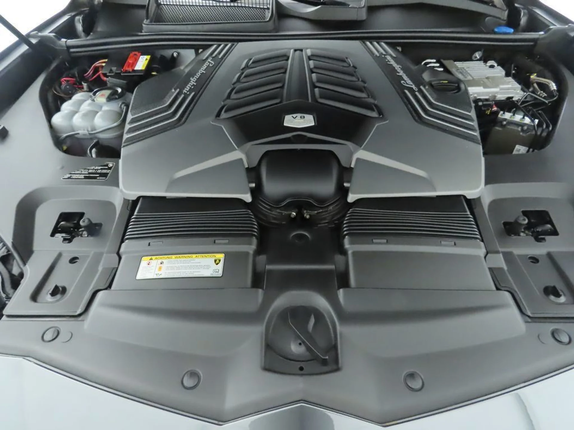 mph029_3018833585_used_2020_lamborghini_urus_awd_8119_22948232_30_1024_82d941cd6f