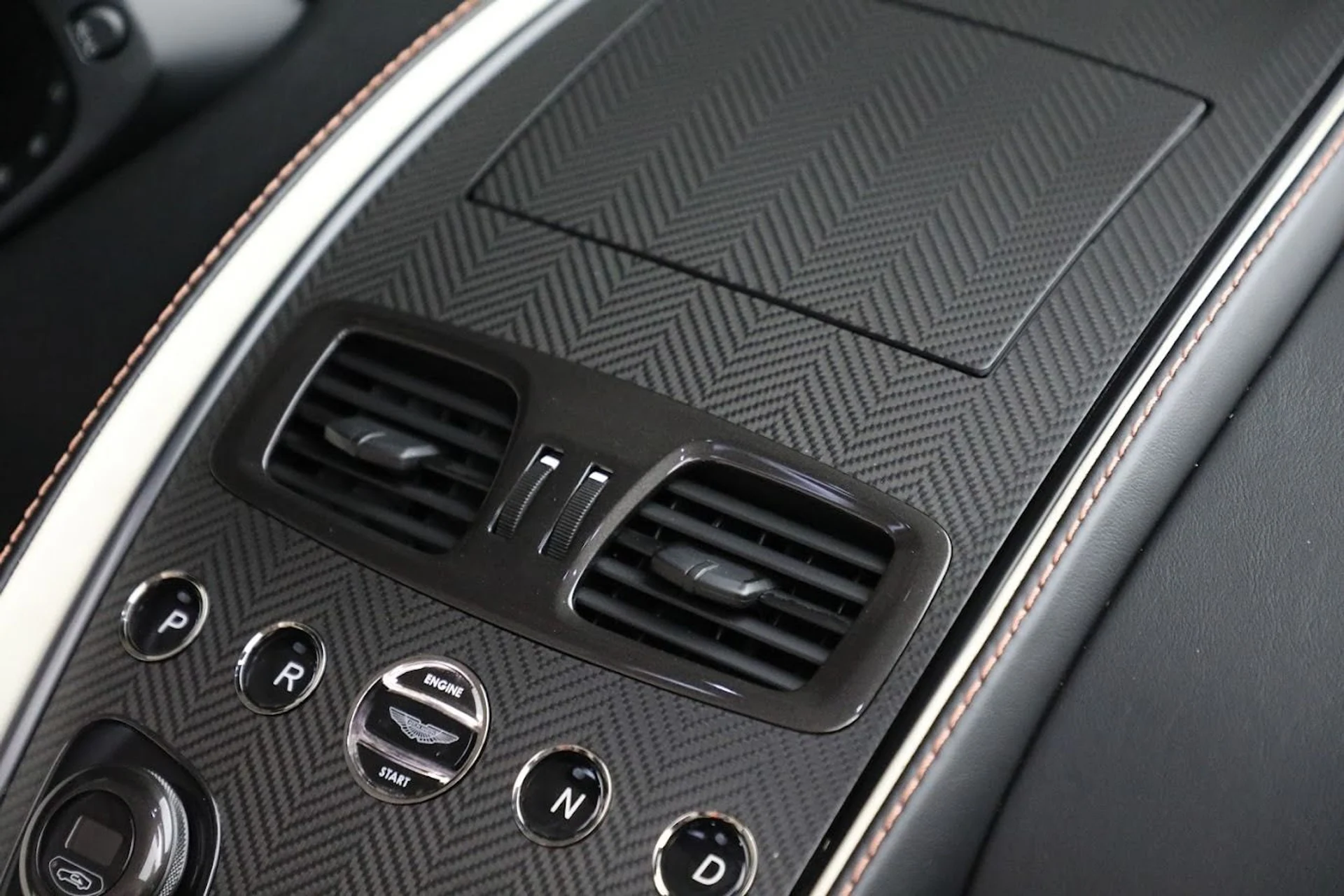 mph029_3019225981_Used_2018_Aston_Martin_Vanquish_Zagato_Speedster_7d707fa86a