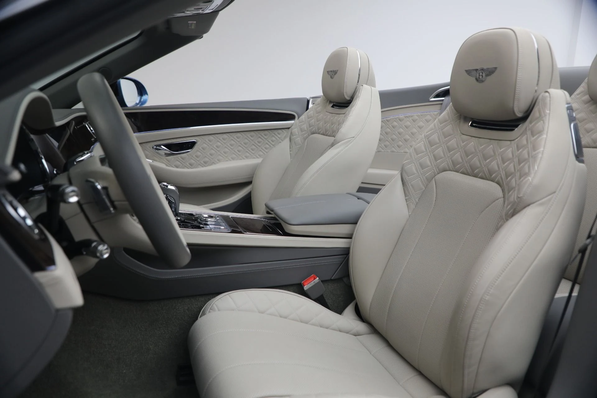 mph029_3031964941_Used_2024_Bentley_Continental_GTC_Speed_1776904725_1047136bd3