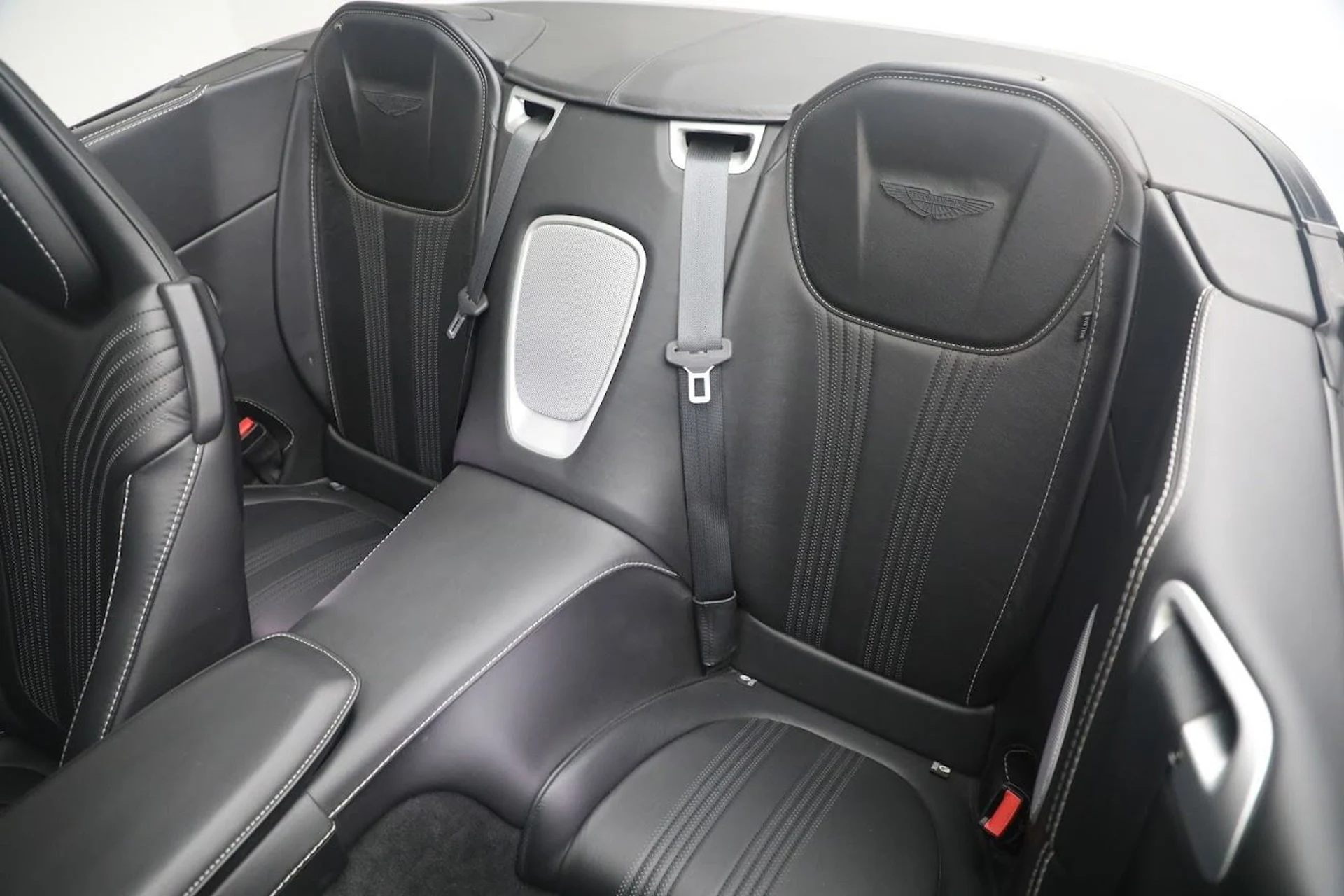mph029_3032570430_Used_2019_Aston_Martin_DB_11_Volante_2e9fd5146a