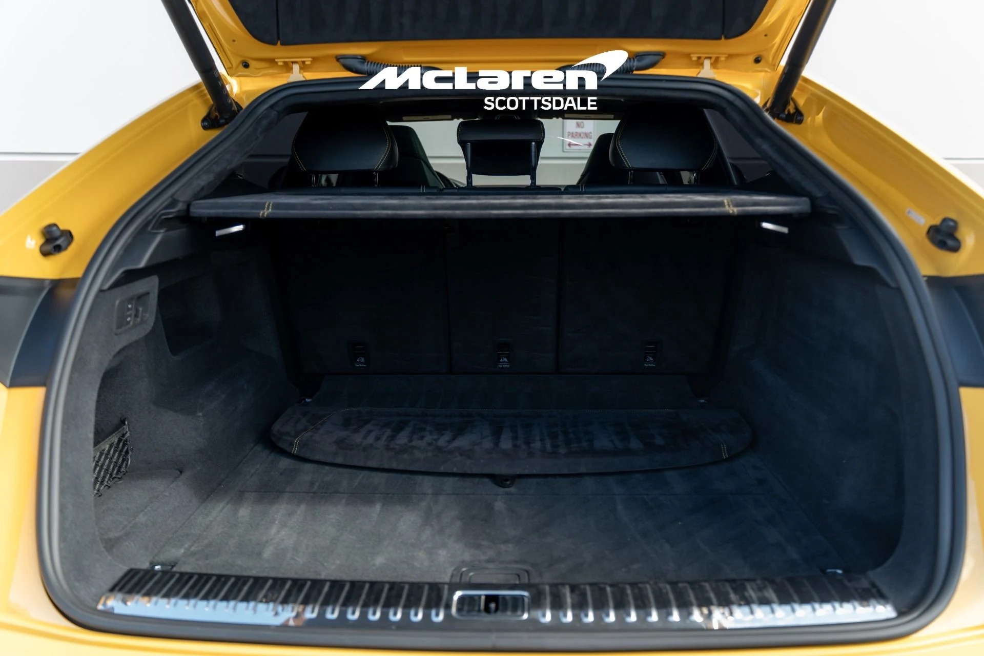 mph029_3037672093_Used_2021_LAMBORGHINI_URUS_1775537131_30080c1b52