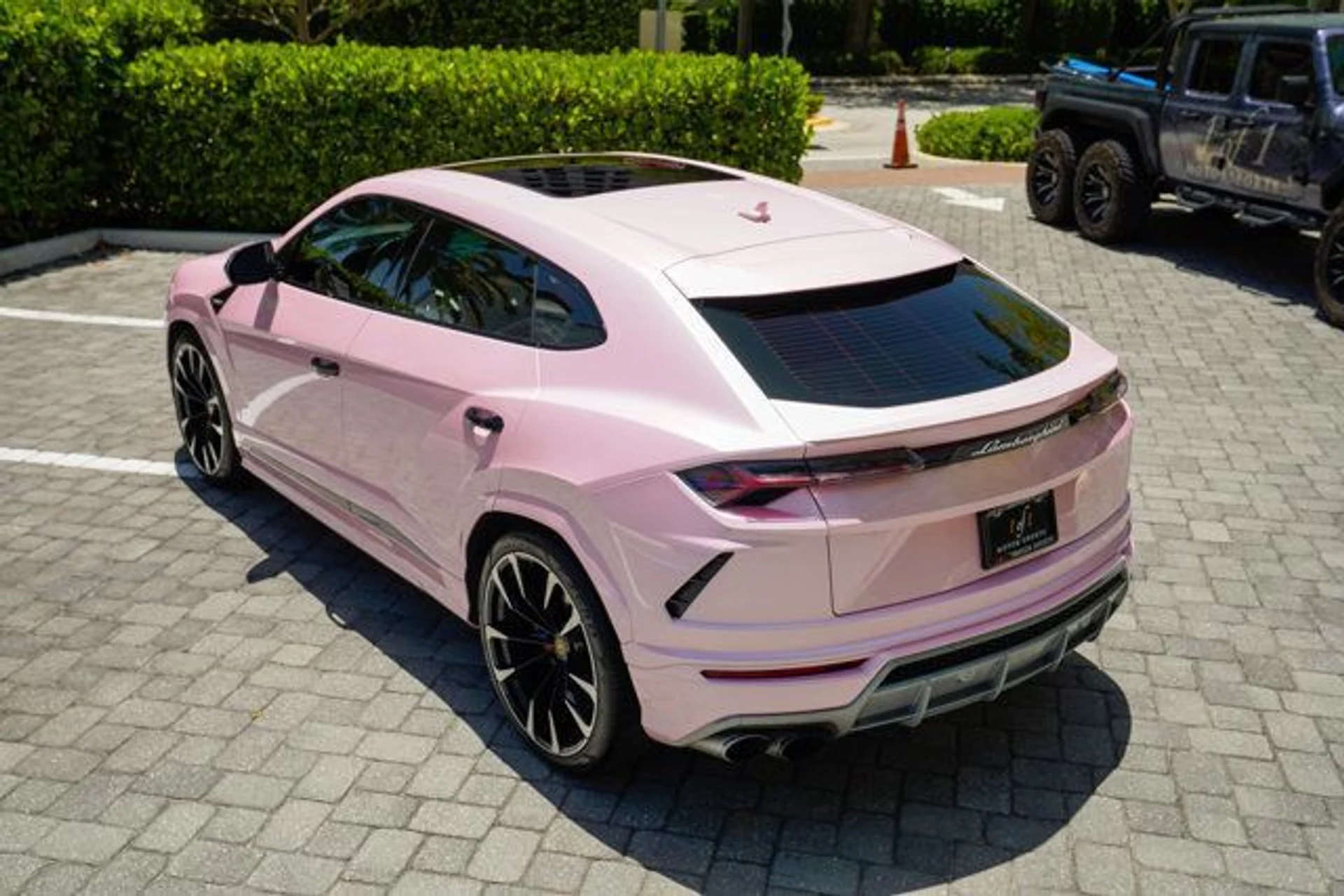 mph029_3053941128_used_2021_lamborghini_urus_awd_14354_22713615_30_640_617ed1fefd