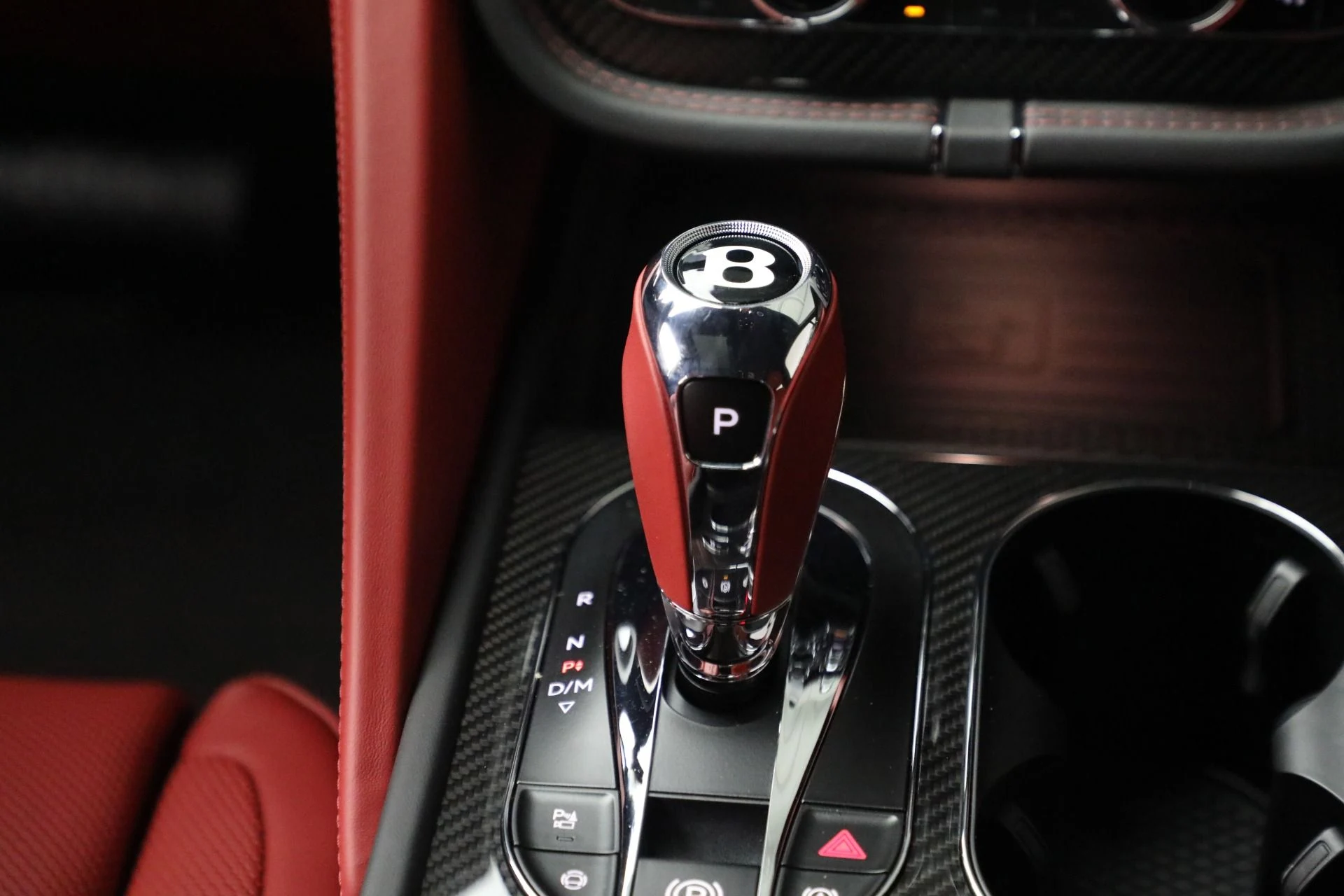 mph029_3059218850_New_2025_Bentley_Bentayga_V8_94672b630c