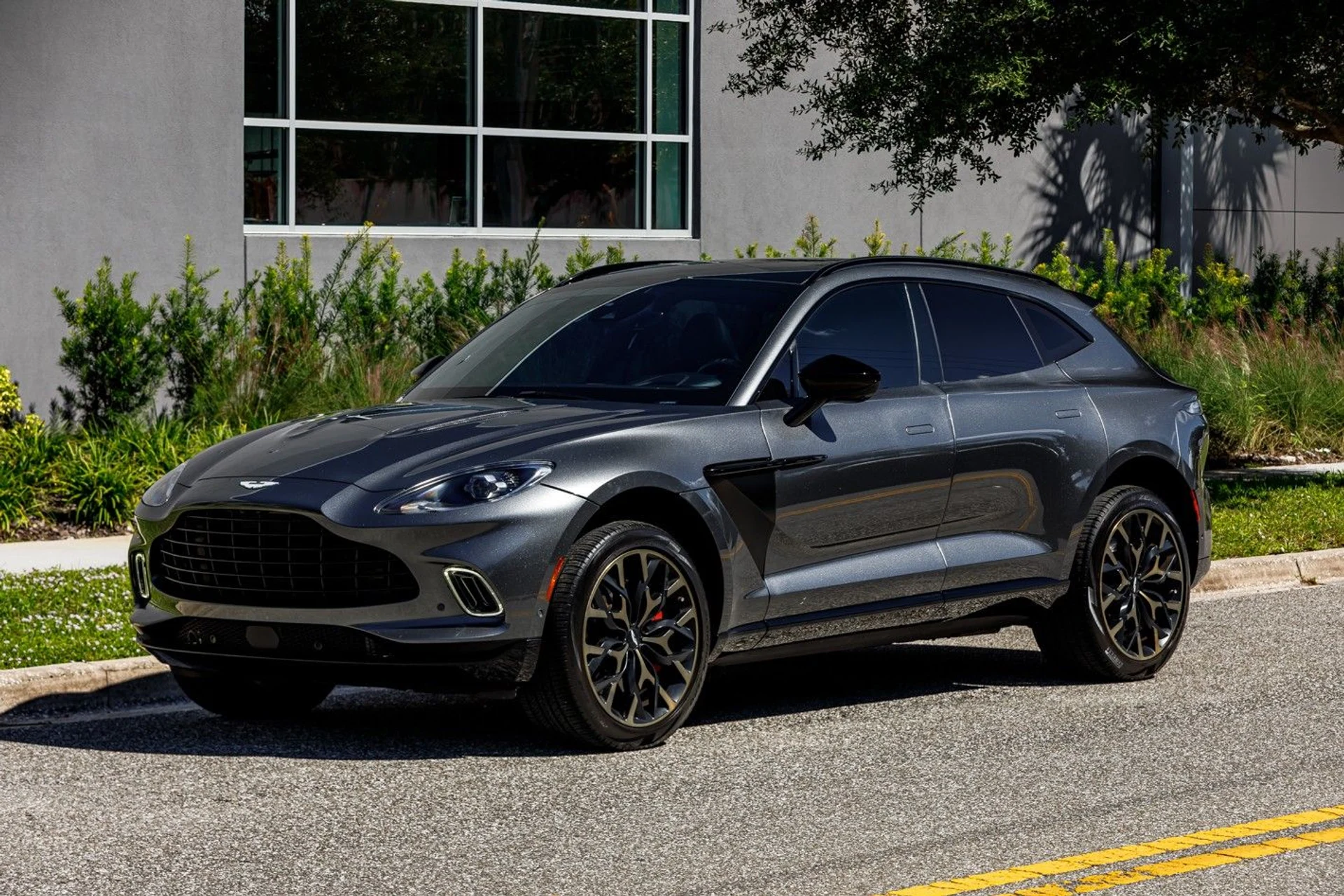 mph029_3059577158_Used_2021_Aston_Martin_DBX_e87fd2c0e1