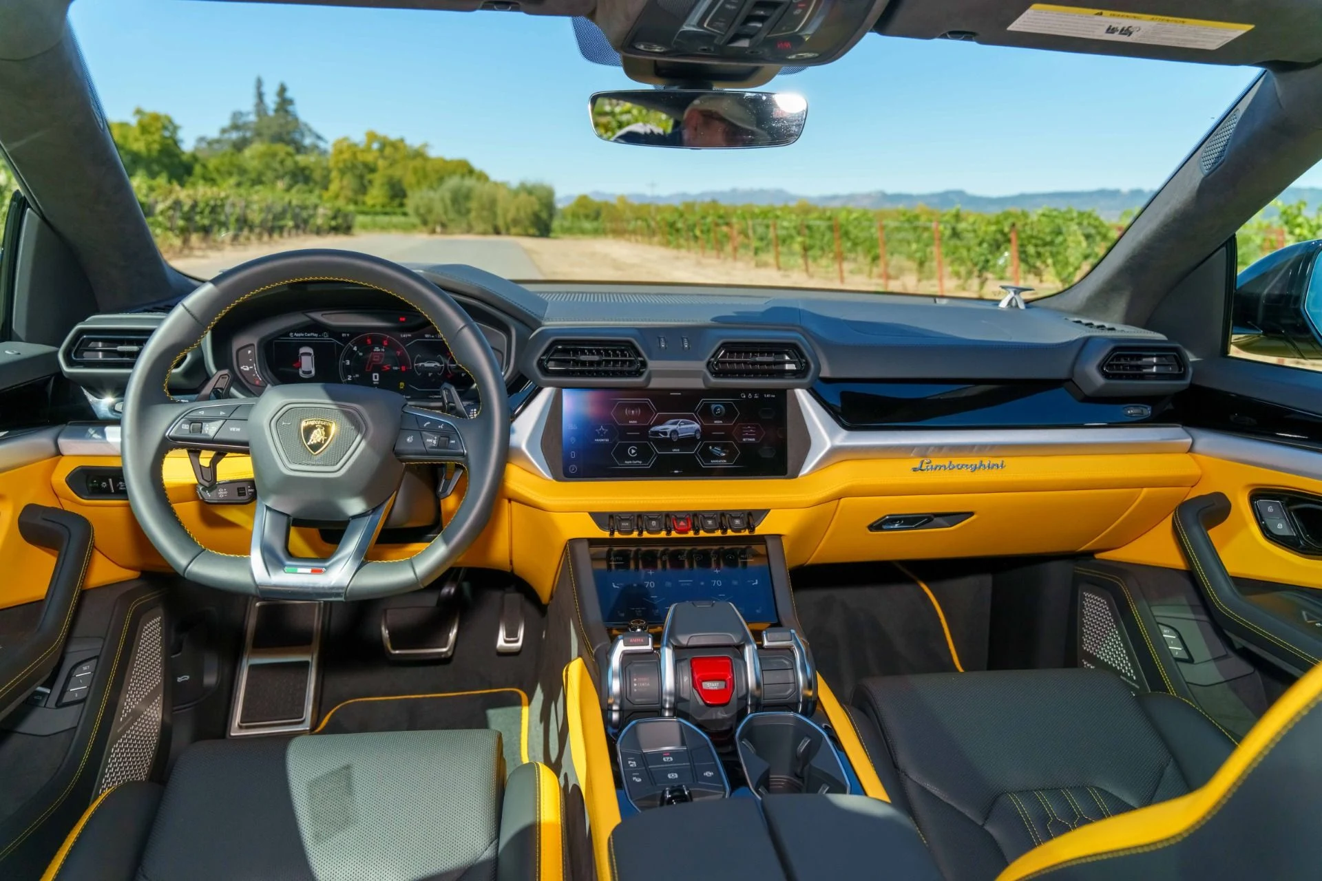mph029_3065203469_Used_2025_Lamborghini_Urus_SE_1759793238_1bcdbff78d