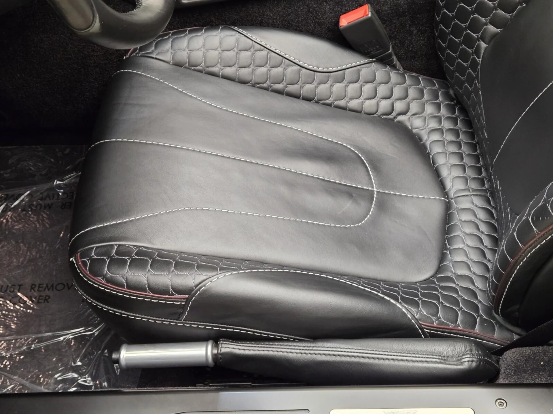 mph029_3068462950_Used_2015_Aston_Martin_Vanquish_Volante_1756882964_1c2e27c7ab
