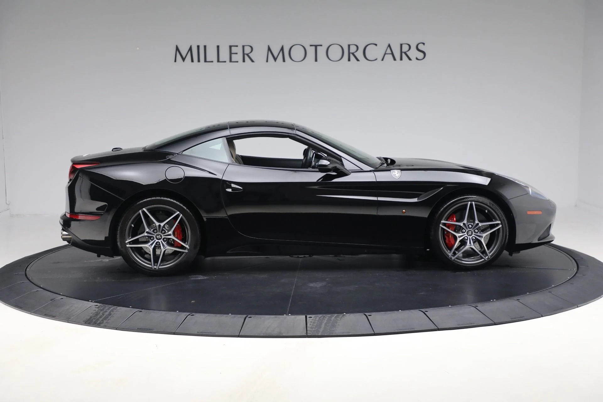 mph029_3075968725_Used_2016_Ferrari_California_T_14db0a99a9