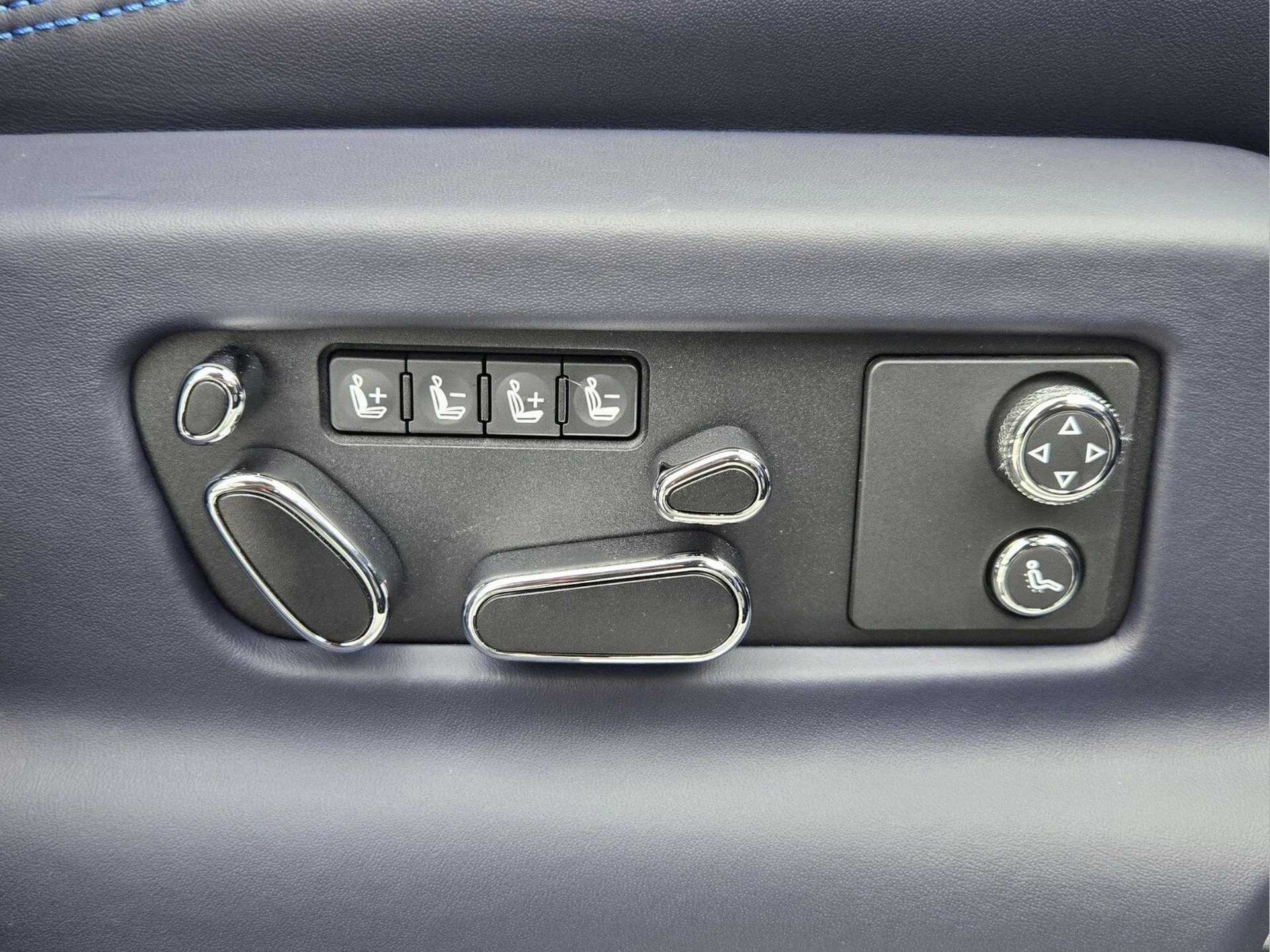 mph029_3088595336_bbc6a60471f055d67ed2d69c75152518x_dd08b297a5