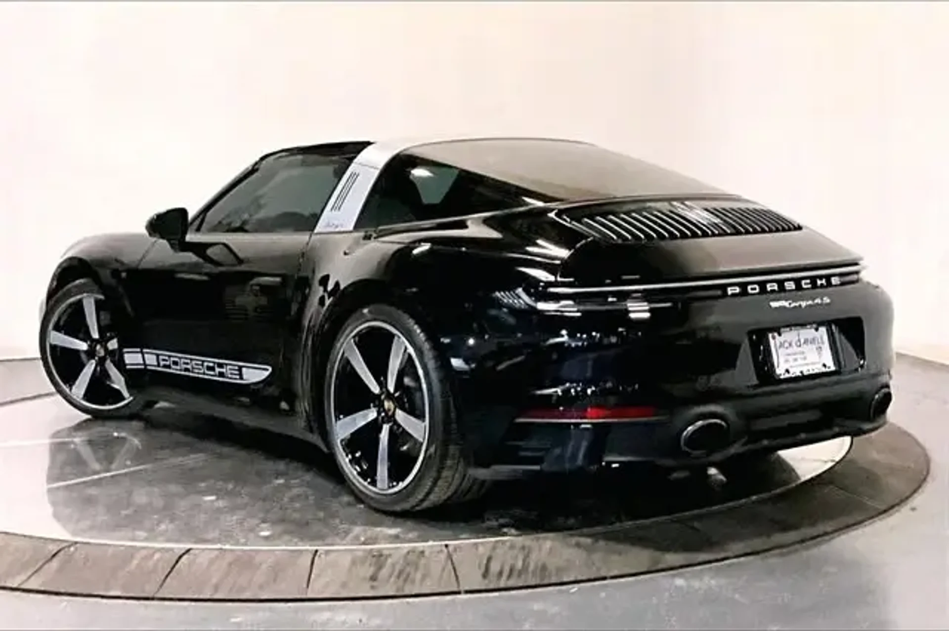 mph029_3103178446_640_deedf01461