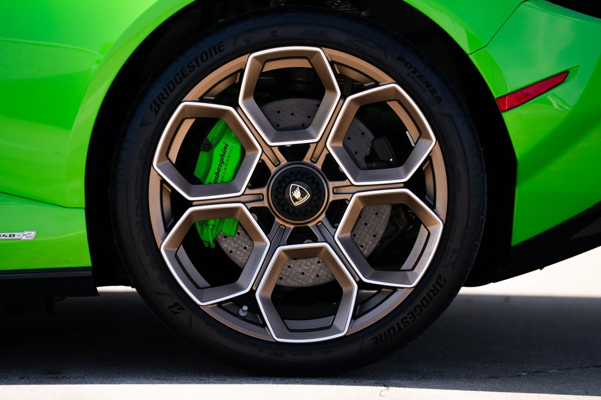 mph029_310607420_Used_2024_Lamborghini_Huracan_Tecnica_1764704273_9982e5c39c