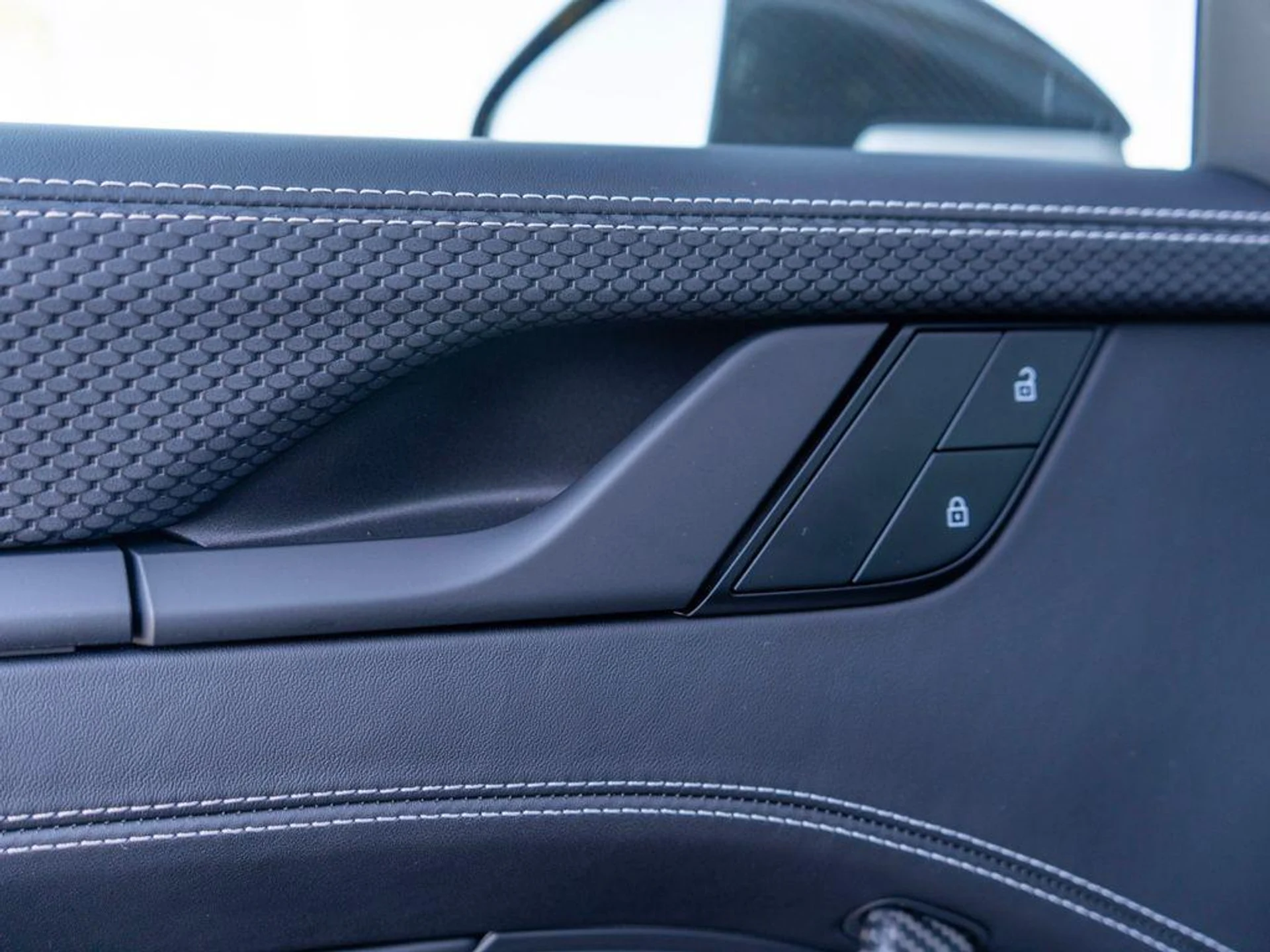 mph029_3109631220_X_Tj_6_Md026g4_P1_YU_Tni9d_D_Vqjds_c539bd72ab