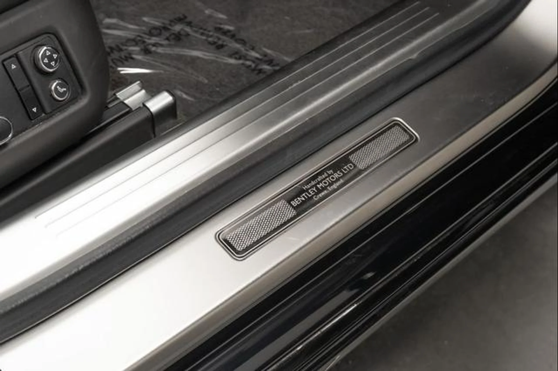 mph029_3117432272_W_sg_Rxmq_O_Pmg_Af_ZYI_Ni_H_Ak_IAISE_f4c1368deb