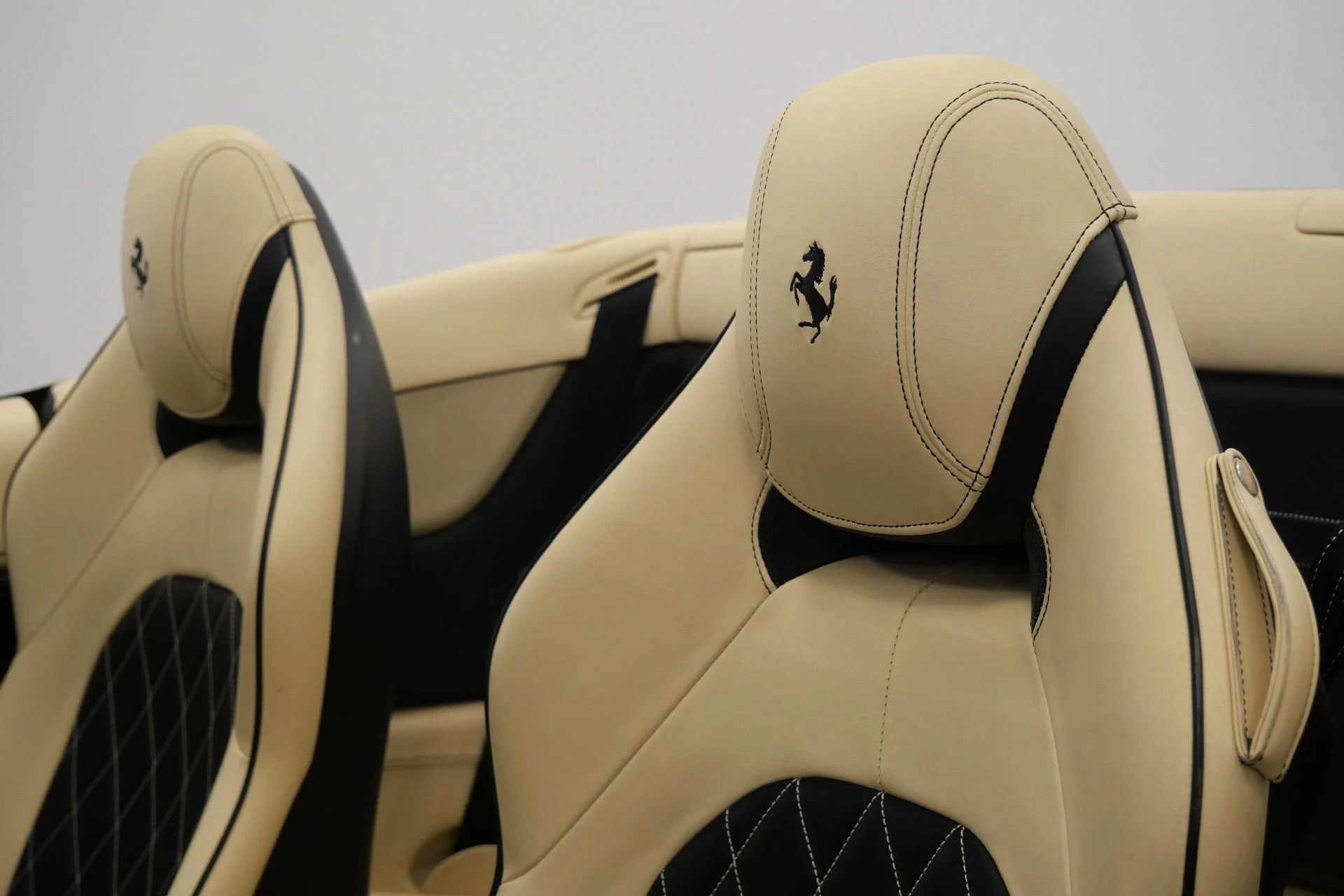 mph029_3125504422_Used_2015_Ferrari_California_T_Diamond_Quilted_Seats_Carbon_Fiber_Driving_Zone_1780071099_7381b88a33