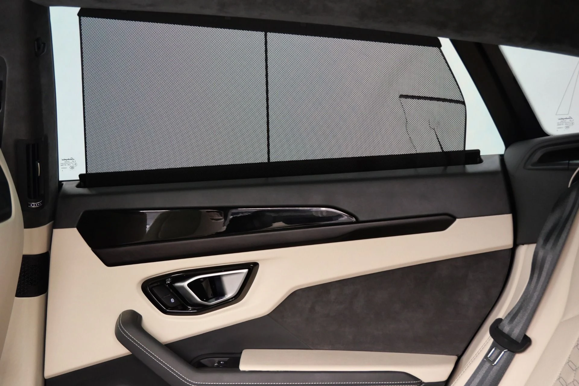 mph029_3131650622_Used_2022_Lamborghini_Urus_23_Inch_Wheels_Two_Tone_Interior_Bang_and_Olufsen_Audio_1775677581_a996226ff3