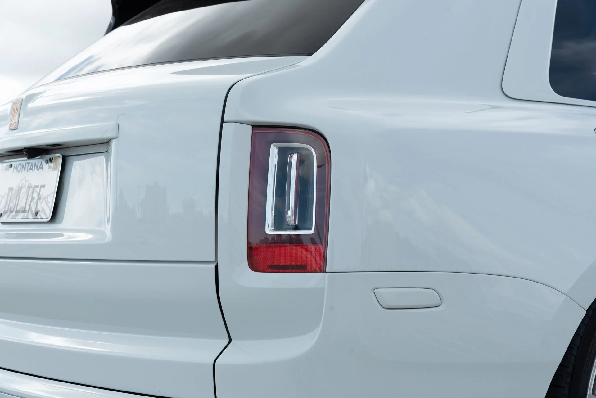 mph029_3138265136_Used_2020_Rolls_Royce_Cullinan_1764721010_3d6ad07969