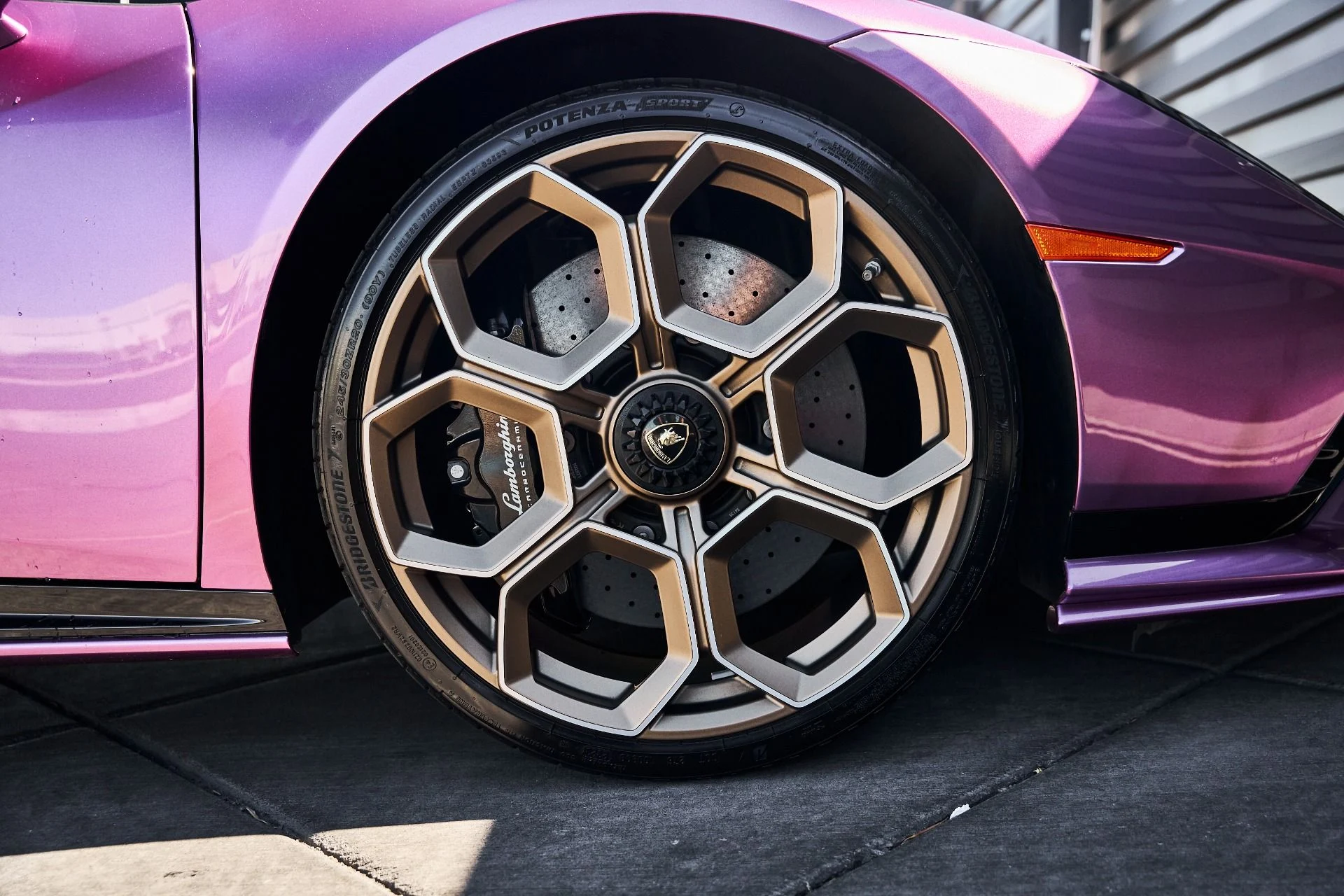 mph029_3140884798_Used_2023_Lamborghini_Huracan_Tecnica_Base_1781137522_6949a20c4a
