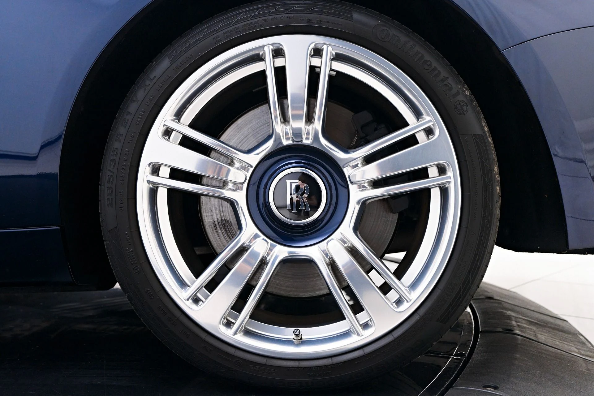 mph029_3145035636_Used_2018_Rolls_Royce_Wraith_Base_1756345680_0abc32070d