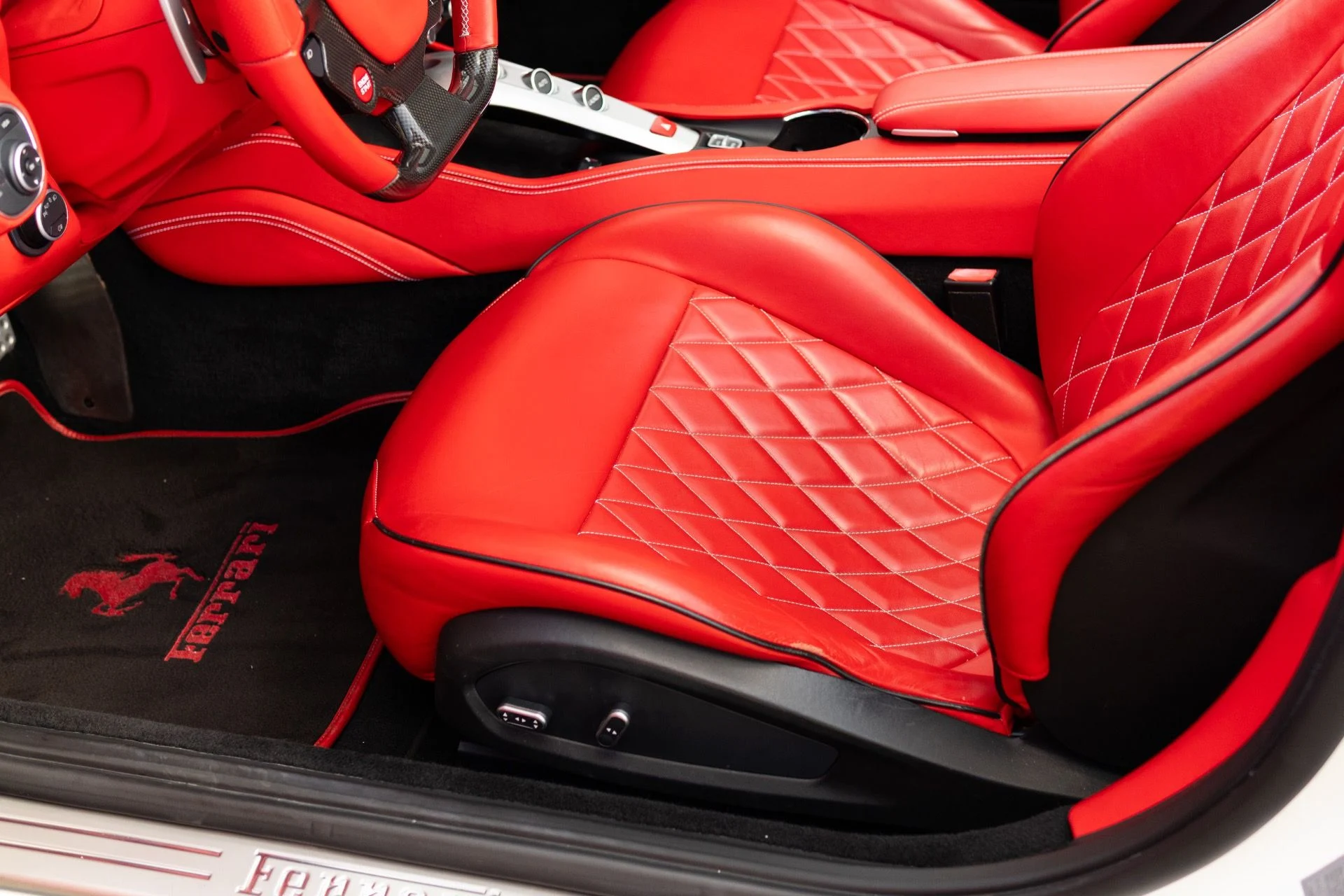 mph029_3154213967_Used_2017_Ferrari_California_T_1767901173_2a1103e21a