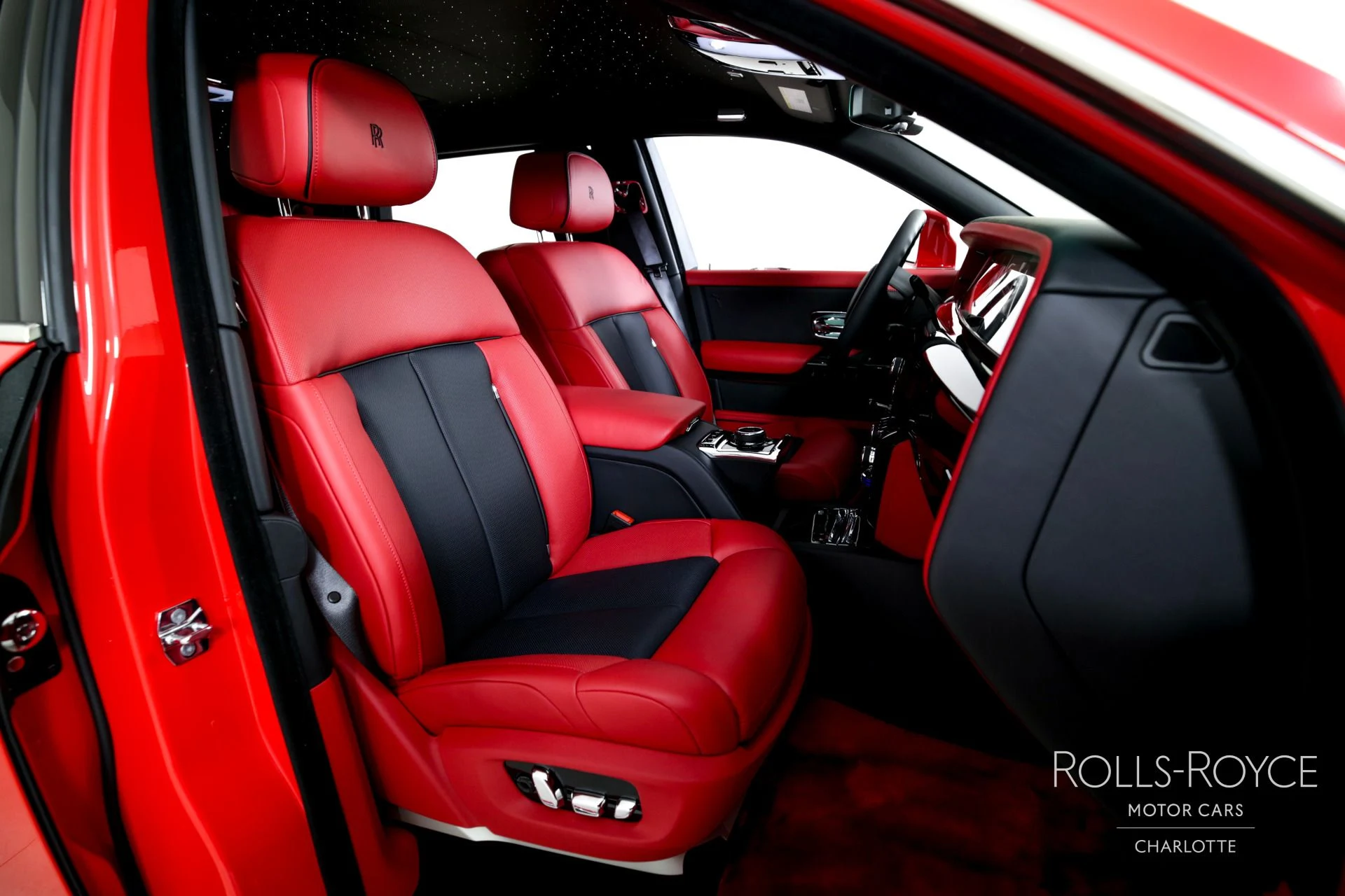 mph029_3178773391_Used_2024_Rolls_Royce_Phantom_EWB_1745331546_973d126b54