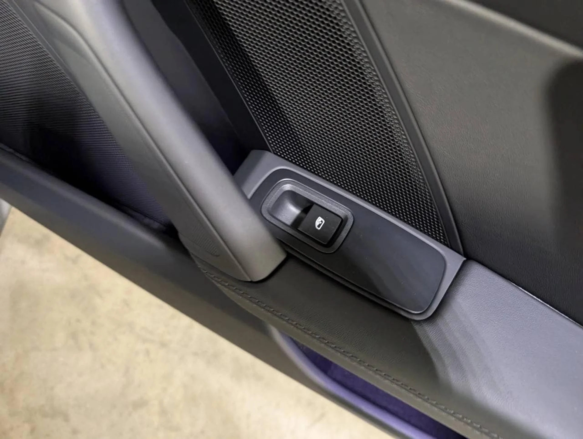 mph029_3181658193_f47c748d4ffb1dc78b8ab7645569afccx_499bc0b451