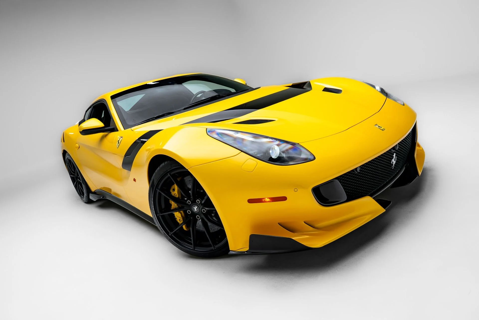 mph029_3182703158_Used_2017_Ferrari_F12tdf_1777399989_654437f70f