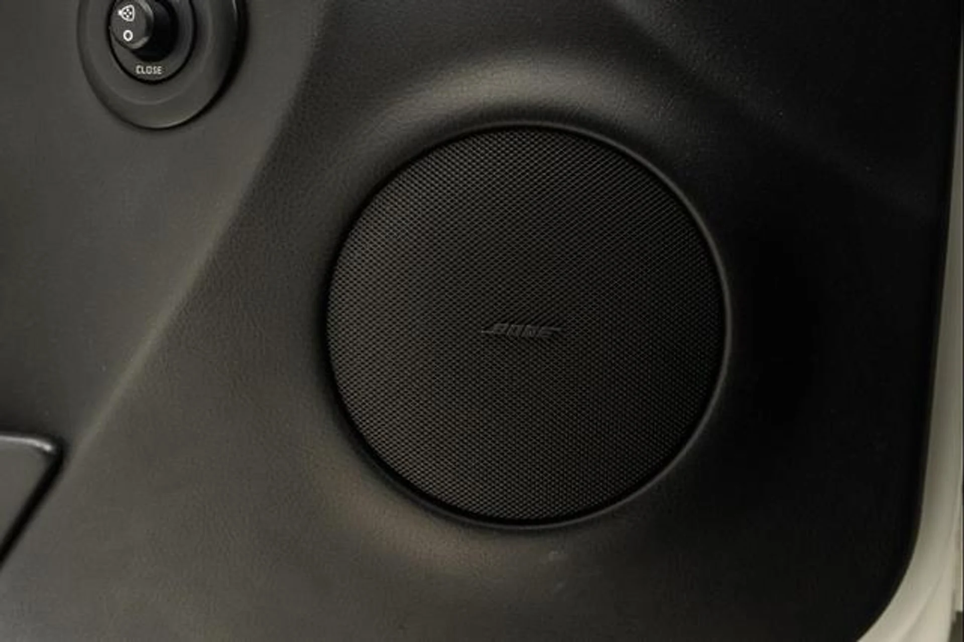 mph029_3191036135_AI_77_Vbt_P05i1yvh_H_Jbuj_C4_N_Gol_E_4866927119