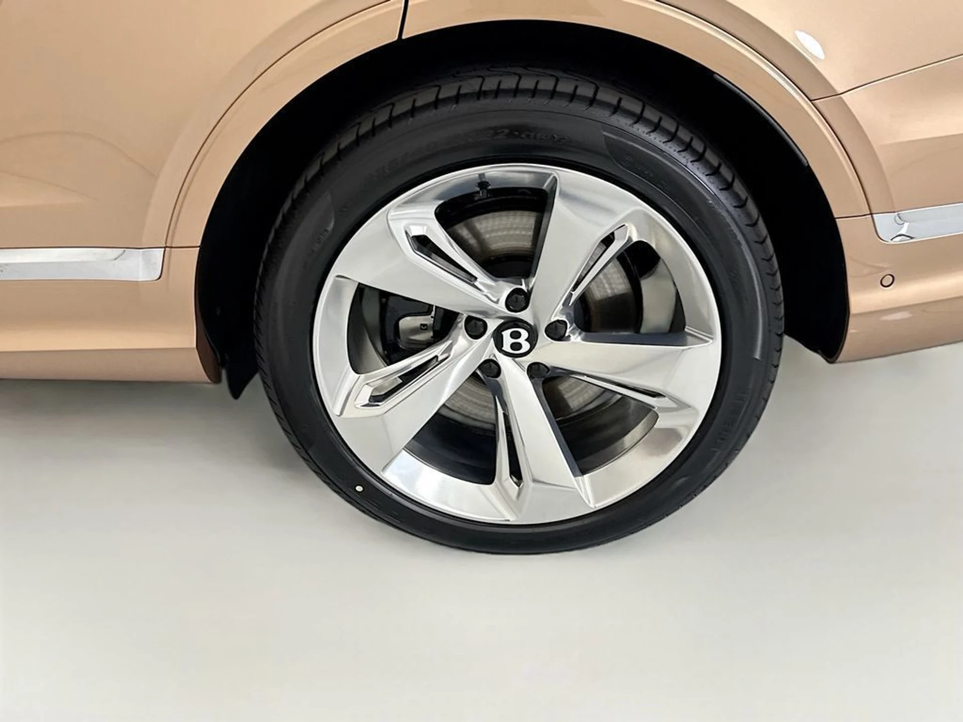 mph029_3195375936_new_2026_bentley_bentayga_8119_23010475_30_1024_cafb9626cb