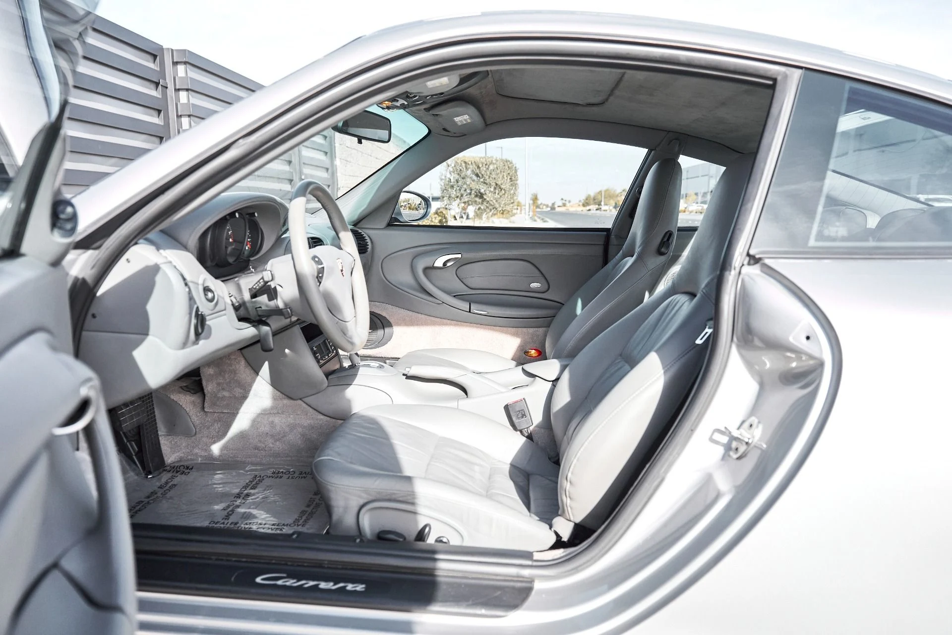 mph029_3197576383_Used_2002_Porsche_911_Carrera_1766458442_fcca723b53