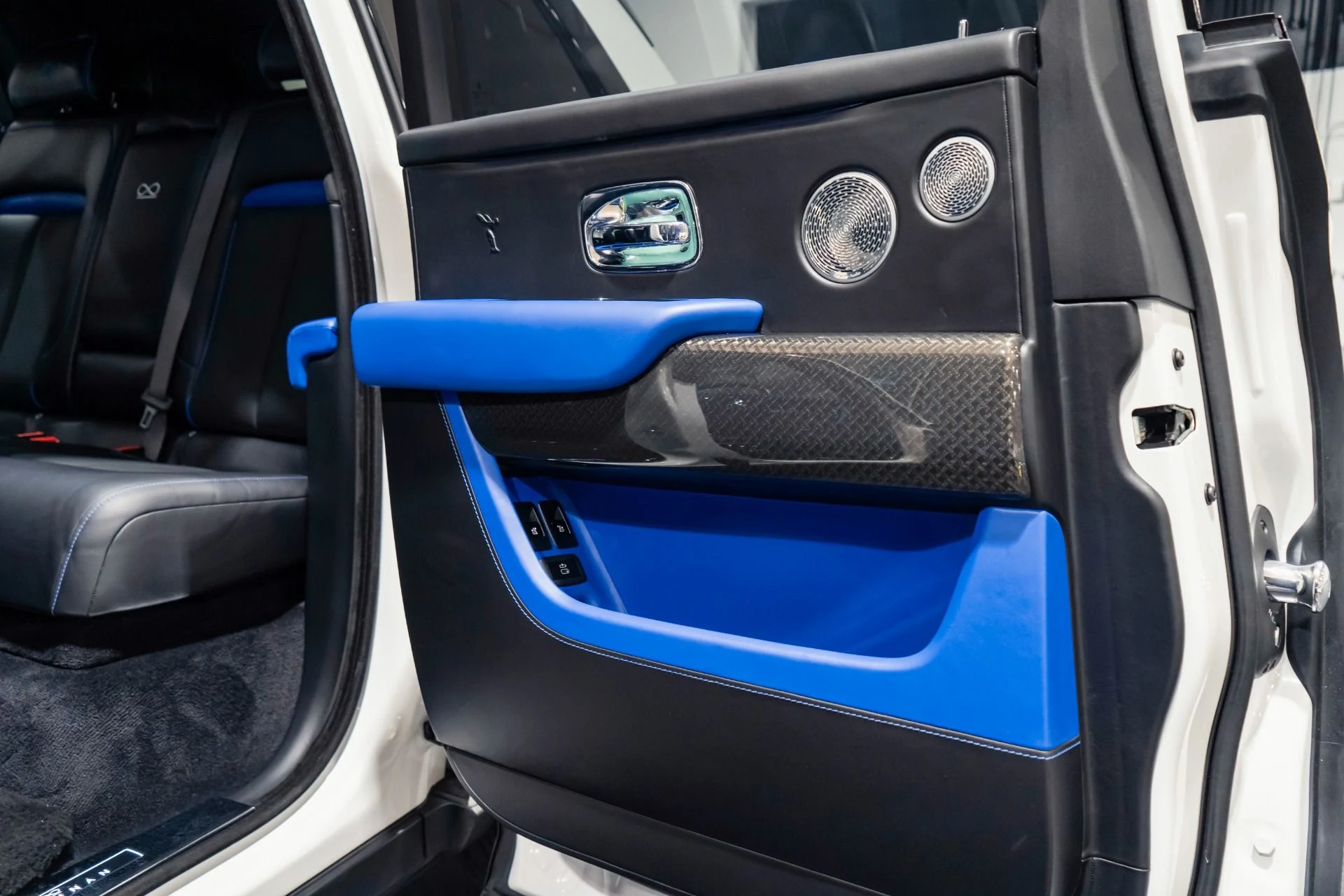 mph029_3221299357_Used_2021_Rolls_Royce_Black_Badge_Cullinan_Black_Badge_Provenance_2027_1771275656_4ef3cfda8d